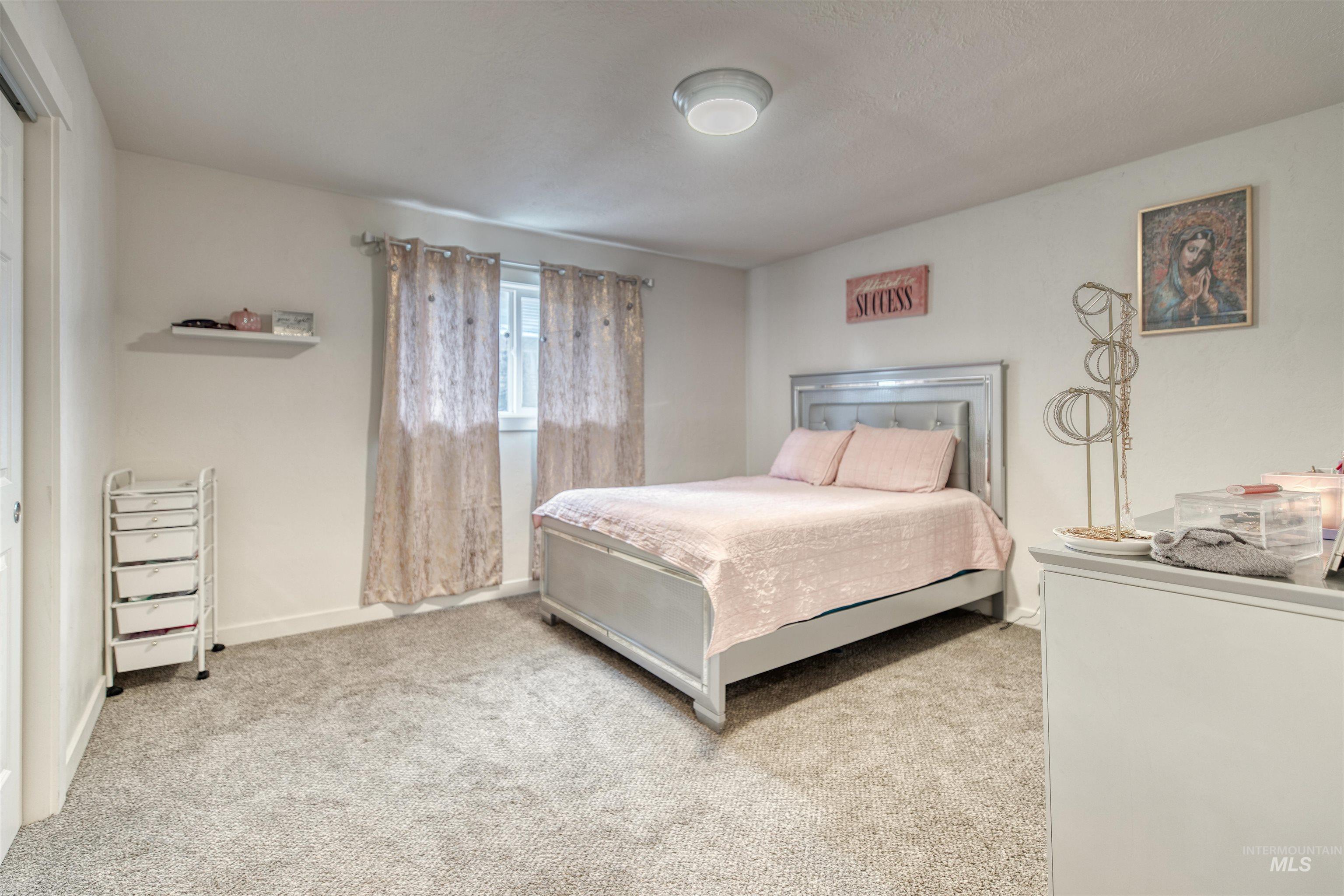 650/652 NW 6th St, Ontario, Oregon 97914, 2 Bedrooms, 1 Bathroom, Residential Income For Sale, Price $365,000, 98951289