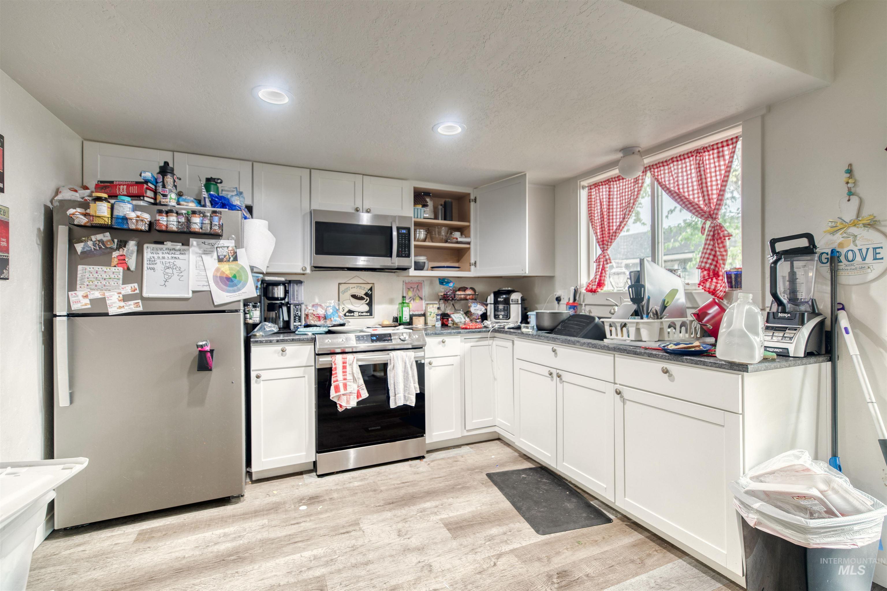 650/652 NW 6th St, Ontario, Oregon 97914, 2 Bedrooms, 1 Bathroom, Residential Income For Sale, Price $365,000, 98951289