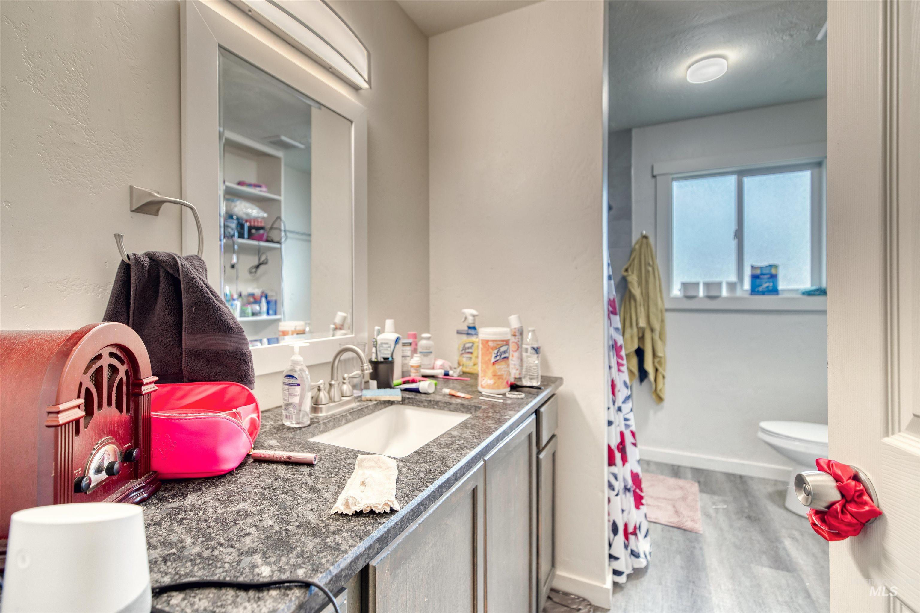 650/652 NW 6th St, Ontario, Oregon 97914, 2 Bedrooms, 1 Bathroom, Residential Income For Sale, Price $365,000, 98951289