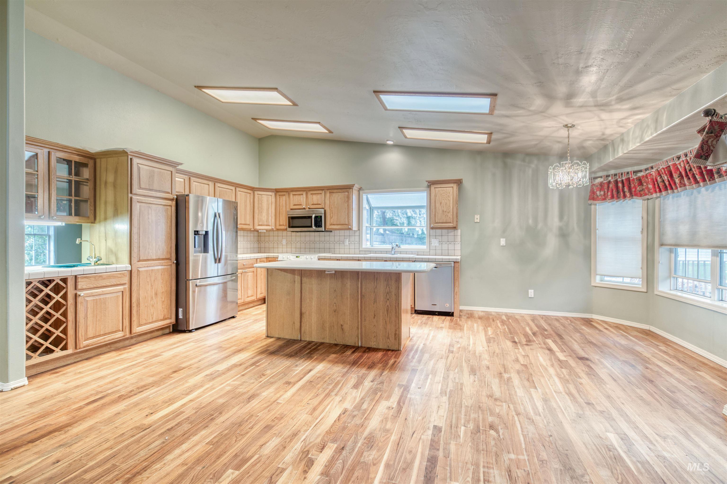 1921 Arcata Way, Ontario, Oregon 97914, 2 Bedrooms, 2 Bathrooms, Residential Income For Sale, Price $395,000, 98951298