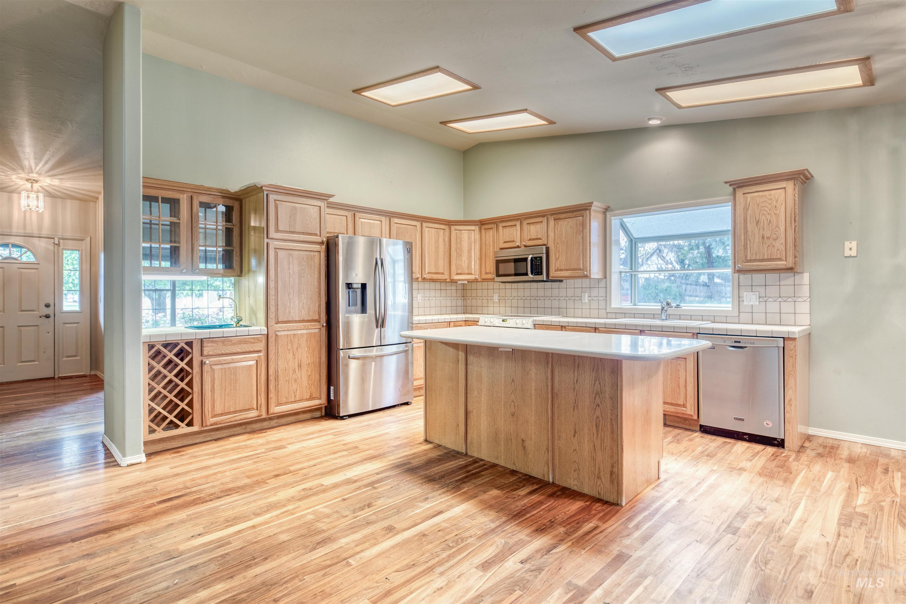 1921 Arcata Way, Ontario, Oregon 97914, 2 Bedrooms, 2 Bathrooms, Residential Income For Sale, Price $395,000, 98951298