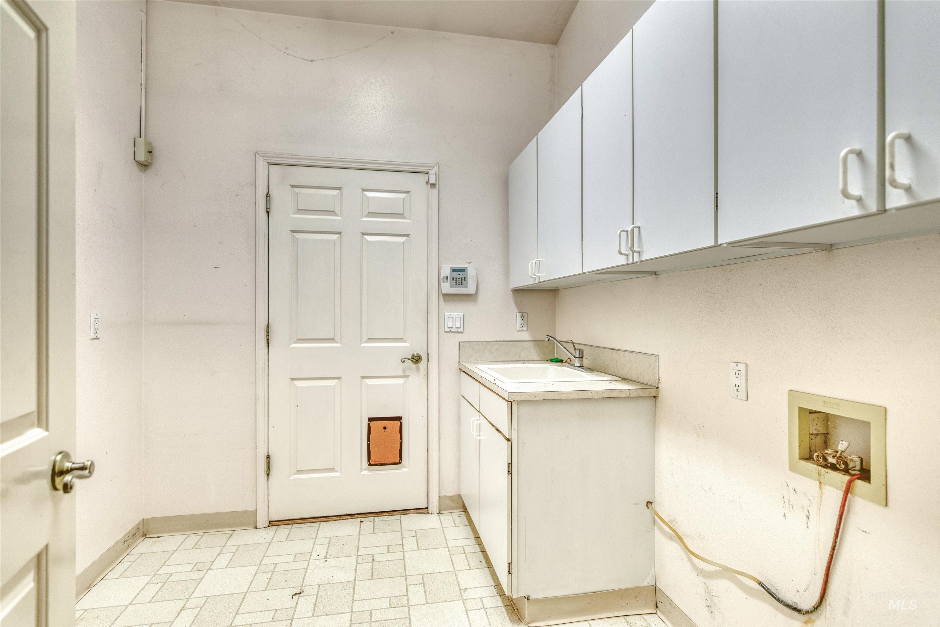 1921 Arcata Way, Ontario, Oregon 97914, 2 Bedrooms, 2 Bathrooms, Residential Income For Sale, Price $395,000, 98951298