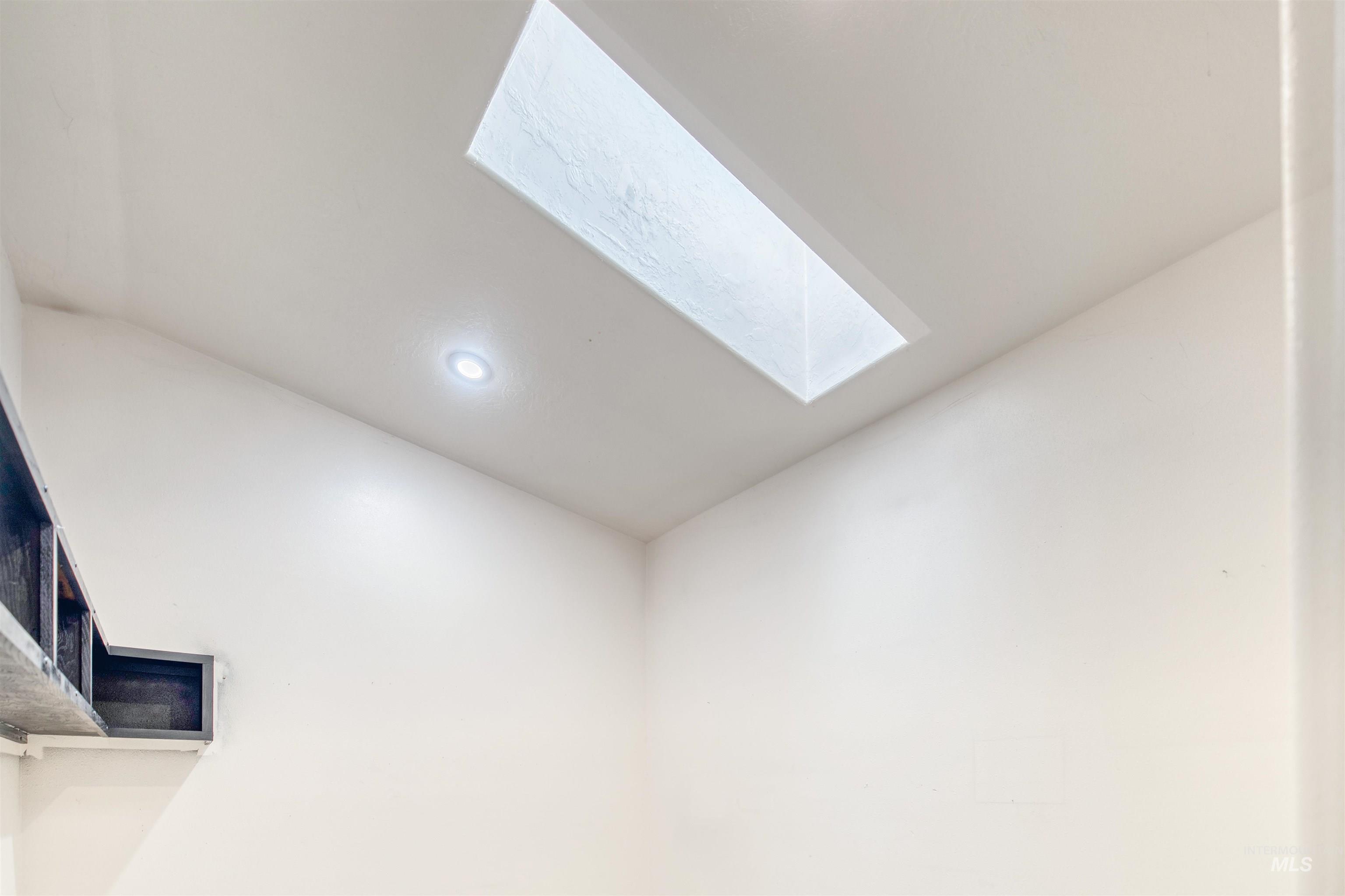 1921 Arcata Way, Ontario, Oregon 97914, 2 Bedrooms, 2 Bathrooms, Residential Income For Sale, Price $395,000, 98951298