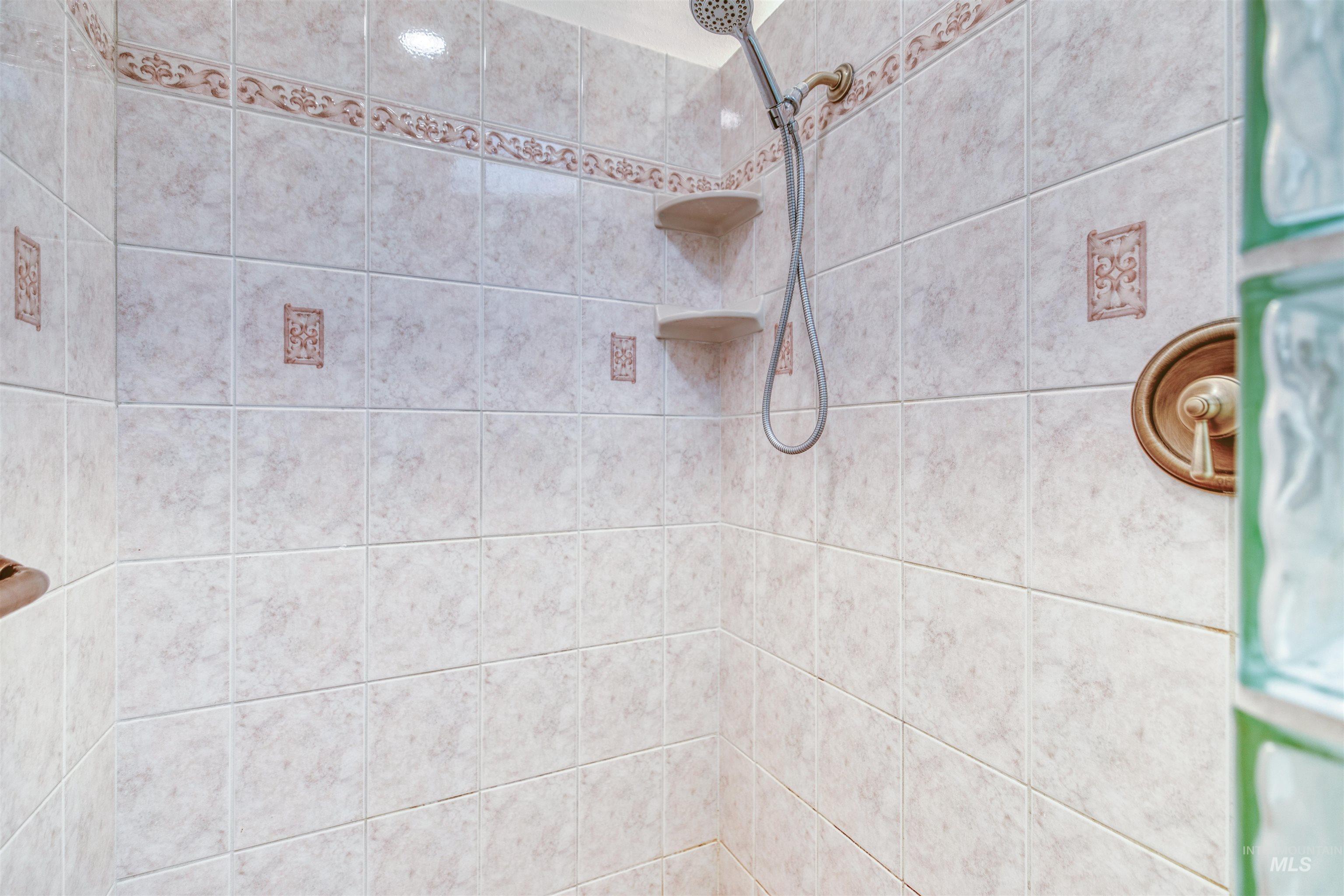 1921 Arcata Way, Ontario, Oregon 97914, 2 Bedrooms, 2 Bathrooms, Residential Income For Sale, Price $395,000, 98951298