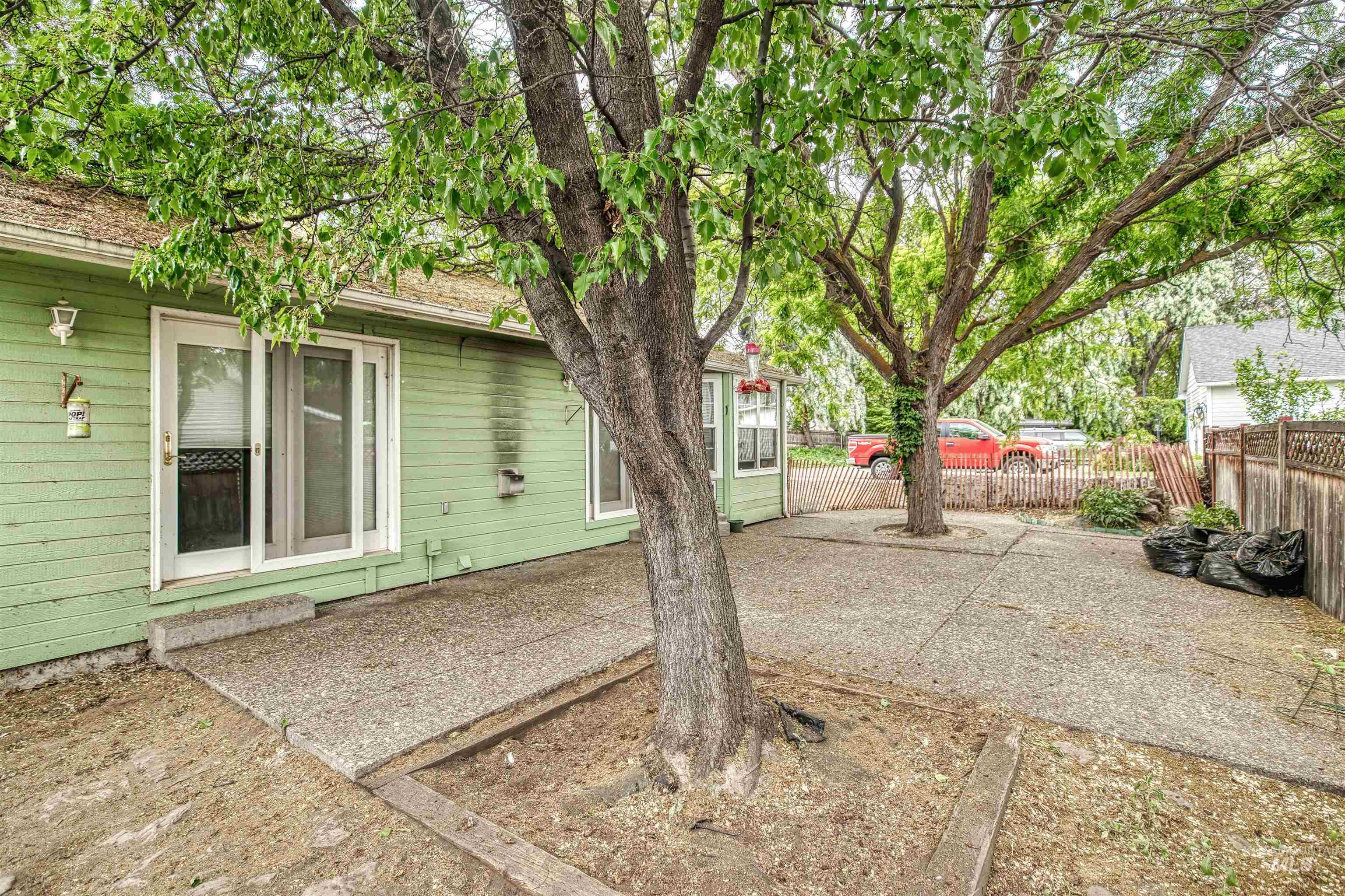 1921 Arcata Way, Ontario, Oregon 97914, 2 Bedrooms, 2 Bathrooms, Residential Income For Sale, Price $395,000, 98951298