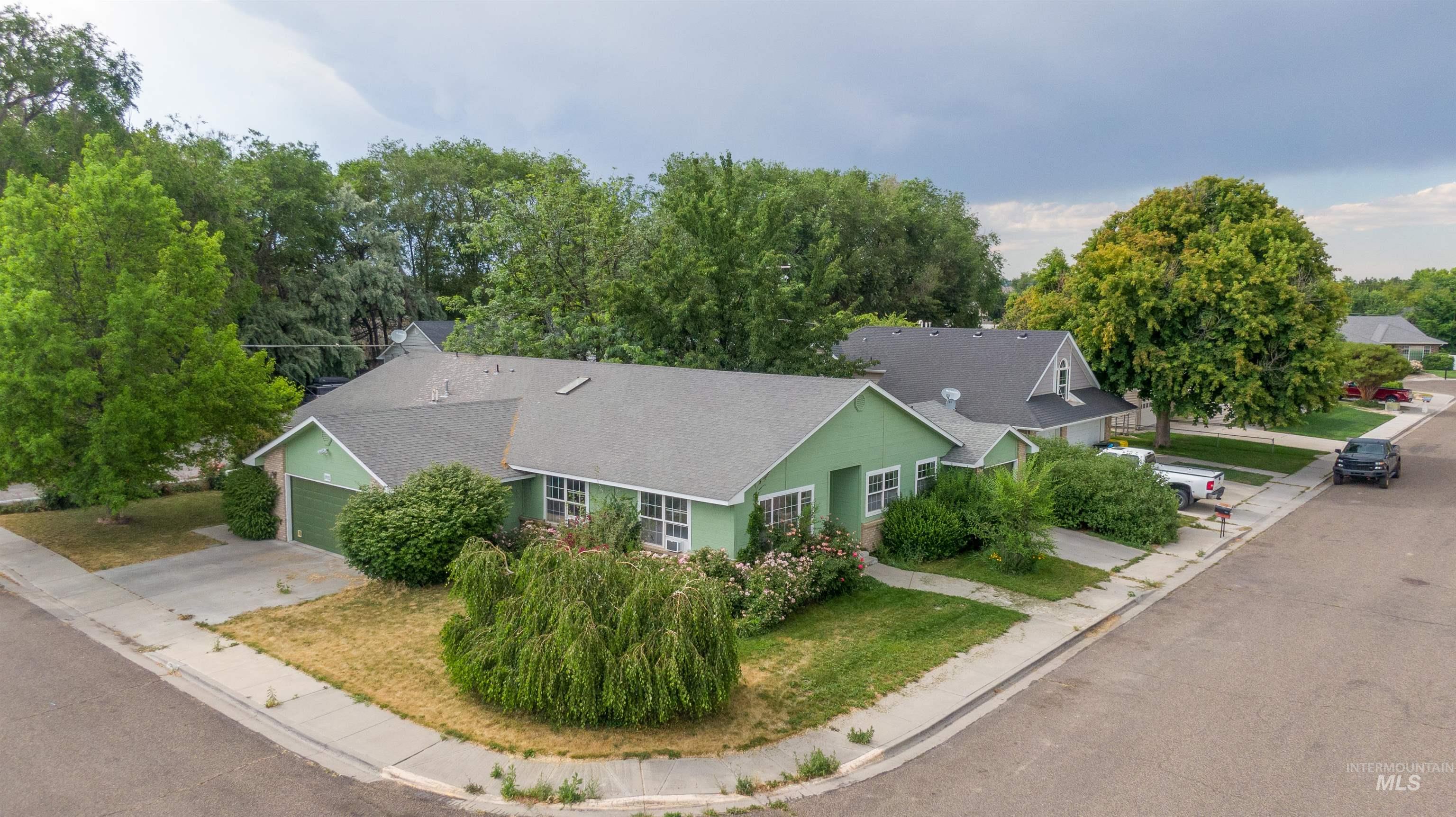 1921 Arcata Way, Ontario, Oregon 97914, 2 Bedrooms, 2 Bathrooms, Residential Income For Sale, Price $395,000, 98951298