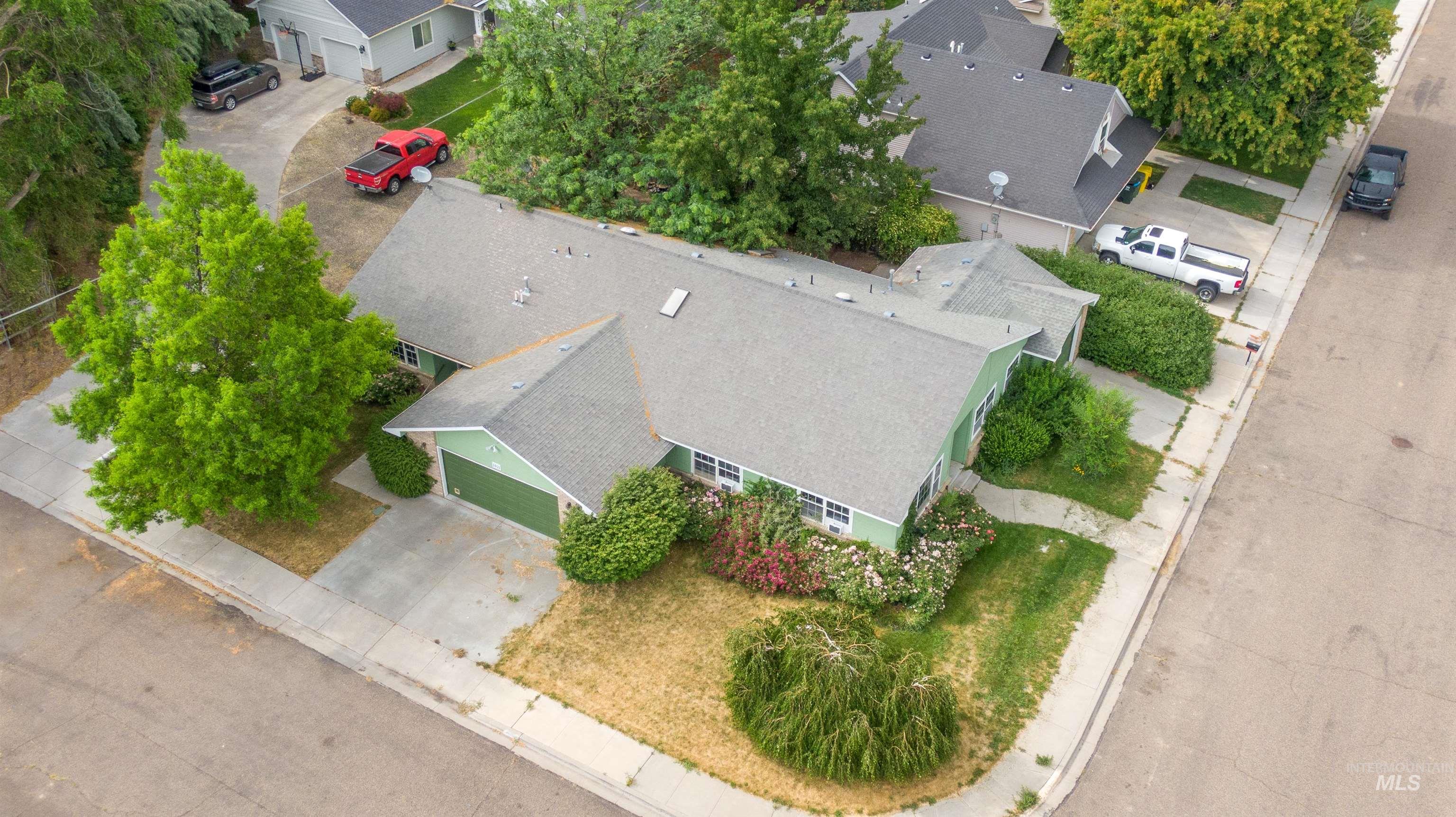 1921 Arcata Way, Ontario, Oregon 97914, 2 Bedrooms, 2 Bathrooms, Residential Income For Sale, Price $395,000, 98951298