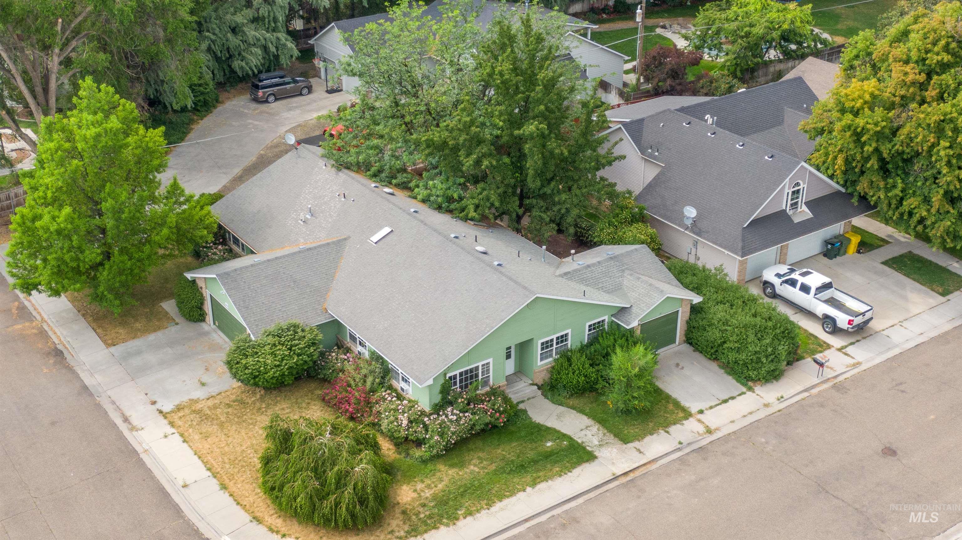 1921 Arcata Way, Ontario, Oregon 97914, 2 Bedrooms, 2 Bathrooms, Residential Income For Sale, Price $395,000, 98951298