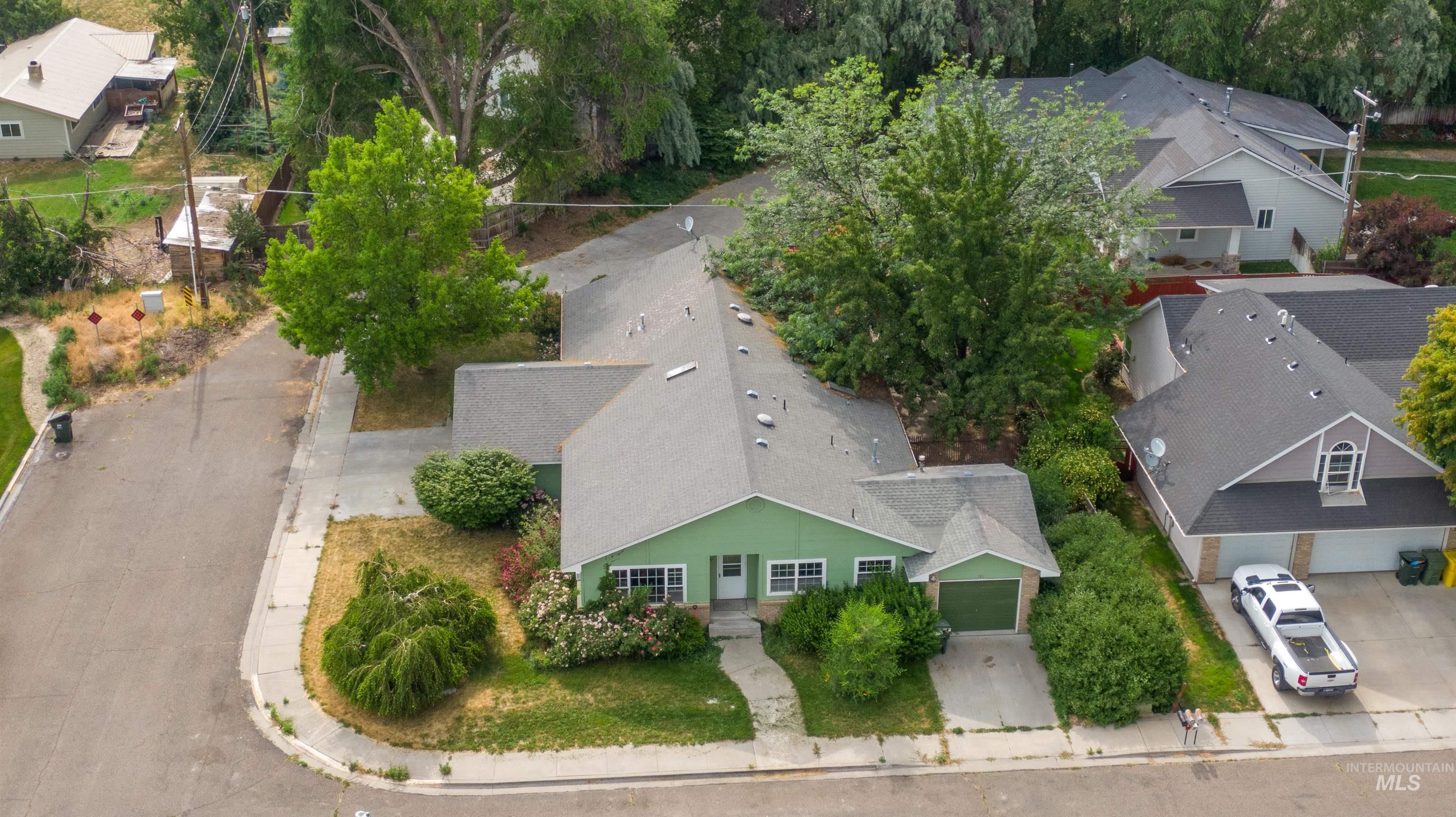 1921 Arcata Way, Ontario, Oregon 97914, 2 Bedrooms, 2 Bathrooms, Residential Income For Sale, Price $395,000, 98951298