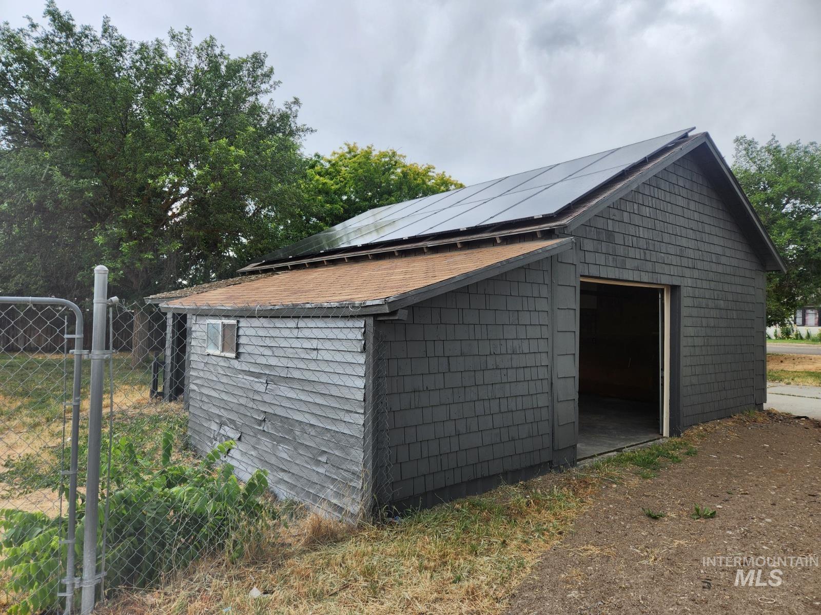 82 NW 3rd St, Ontario, Oregon 97914, 3 Bedrooms, 1 Bathroom, Residential For Sale, Price $252,000, 98951310