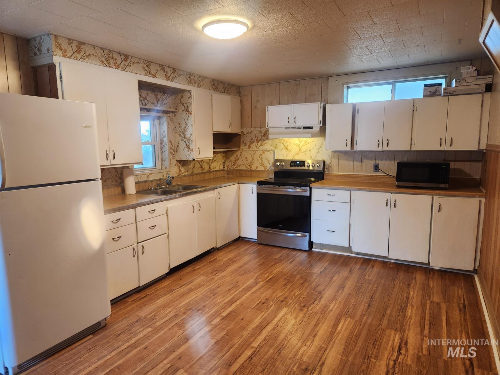 82 NW 3rd St, Ontario, Oregon 97914, 3 Bedrooms, 1 Bathroom, Residential For Sale, Price $252,000, 98951310