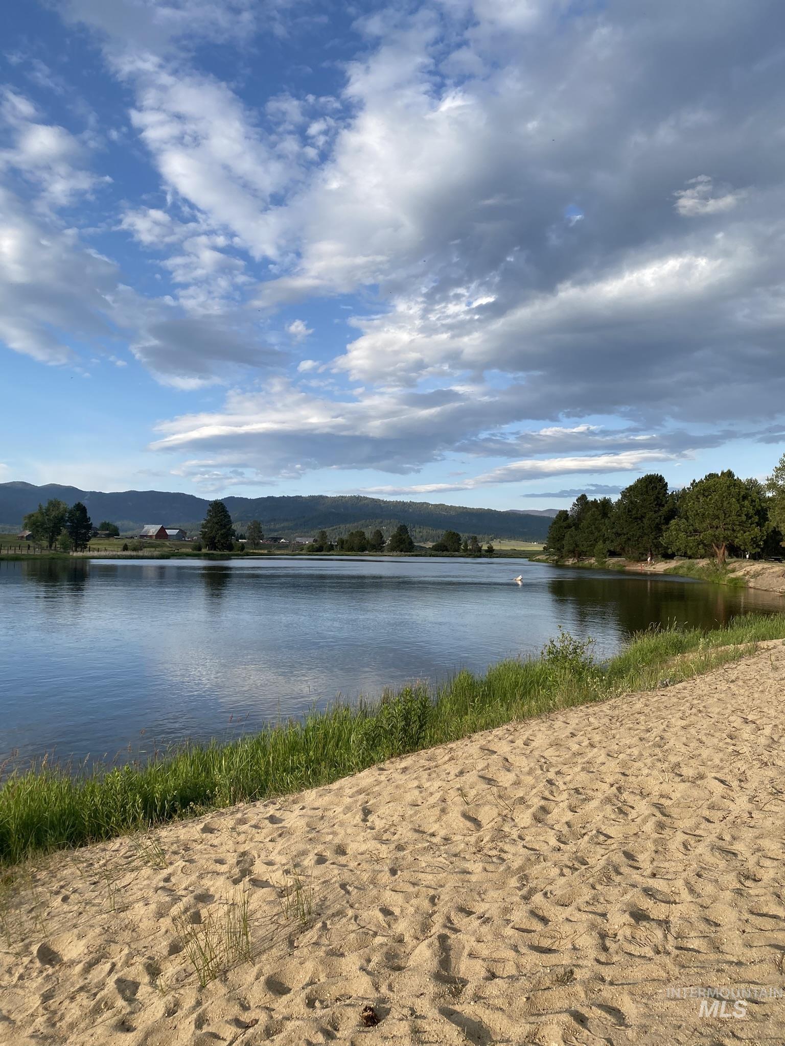 29 B Street, Cascade, Idaho 83611, 1 Bedroom, 1 Bathroom, Residential For Sale, Price $112,500, 98951315