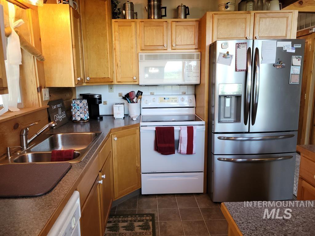 165 Clear Creek Rd, Cascade, Idaho 83611, 4 Bedrooms, 3 Bathrooms, Residential For Sale, Price $869,900, 98951321