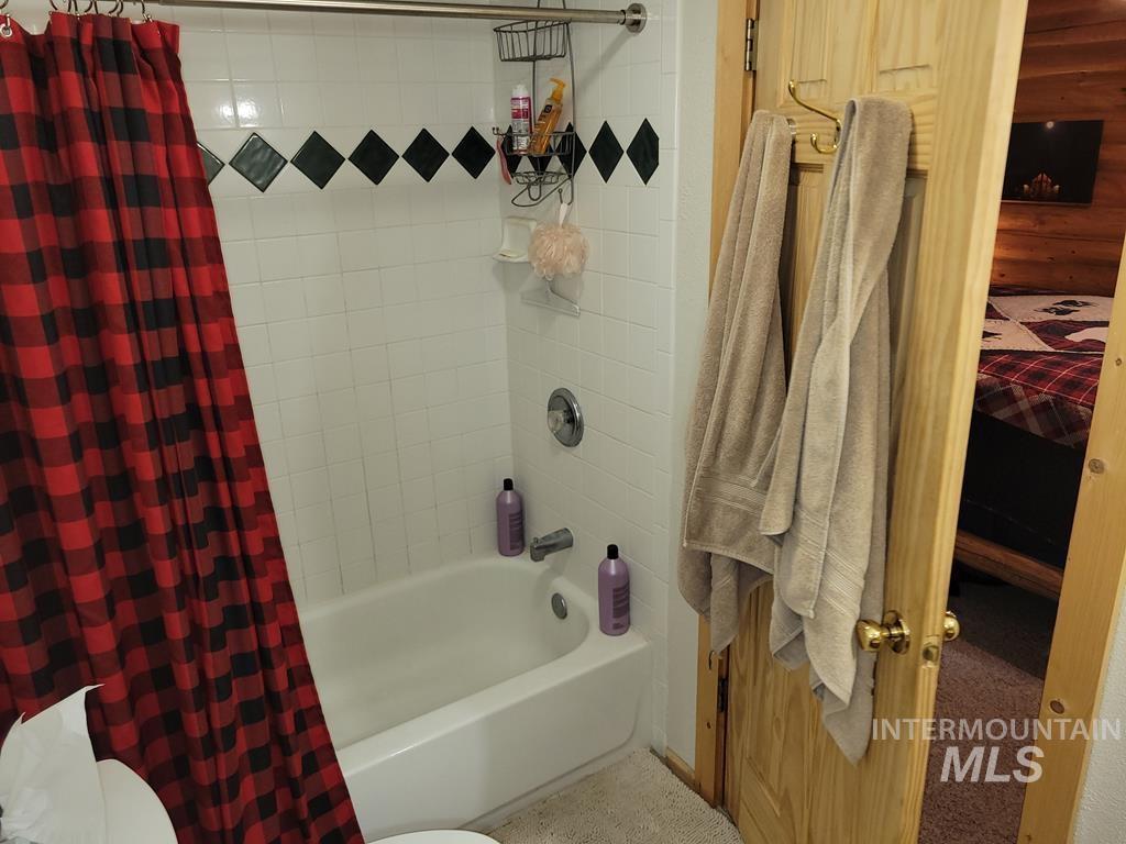 165 Clear Creek Rd, Cascade, Idaho 83611, 4 Bedrooms, 3 Bathrooms, Residential For Sale, Price $869,900, 98951321