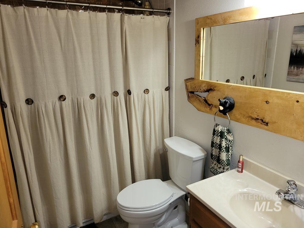 165 Clear Creek Rd, Cascade, Idaho 83611, 4 Bedrooms, 3 Bathrooms, Residential For Sale, Price $869,900, 98951321