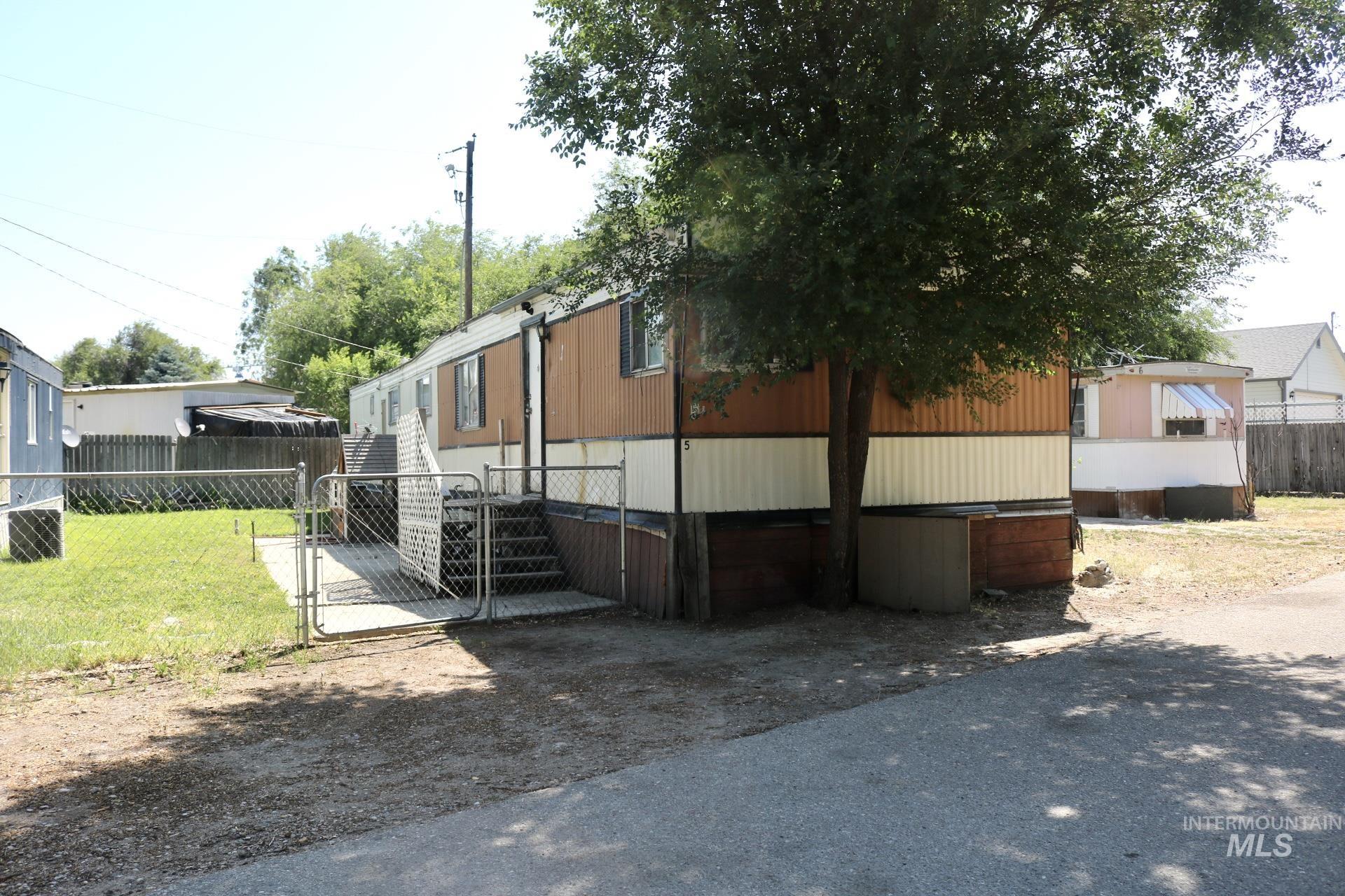 415 E 44th, Garden City, Idaho 83614, 3 Bedrooms, 1 Bathroom, Residential For Sale, Price $55,000, 98951323