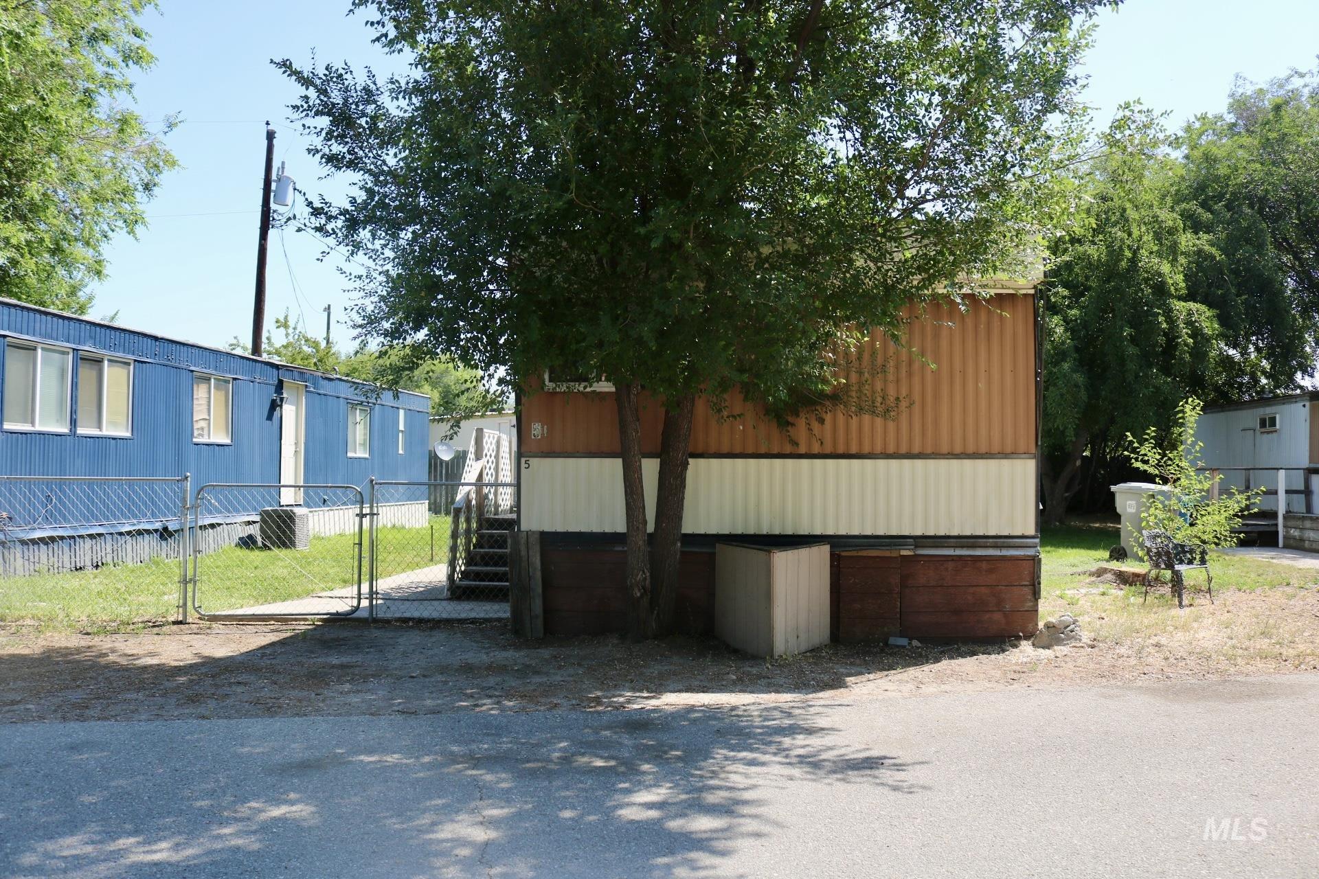 415 E 44th, Garden City, Idaho 83614, 3 Bedrooms, 1 Bathroom, Residential For Sale, Price $55,000, 98951323