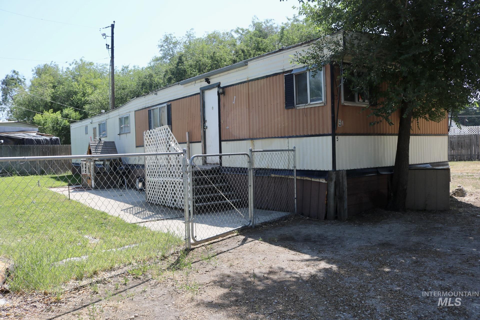 415 E 44th, Garden City, Idaho 83614, 3 Bedrooms, 1 Bathroom, Residential For Sale, Price $55,000, 98951323