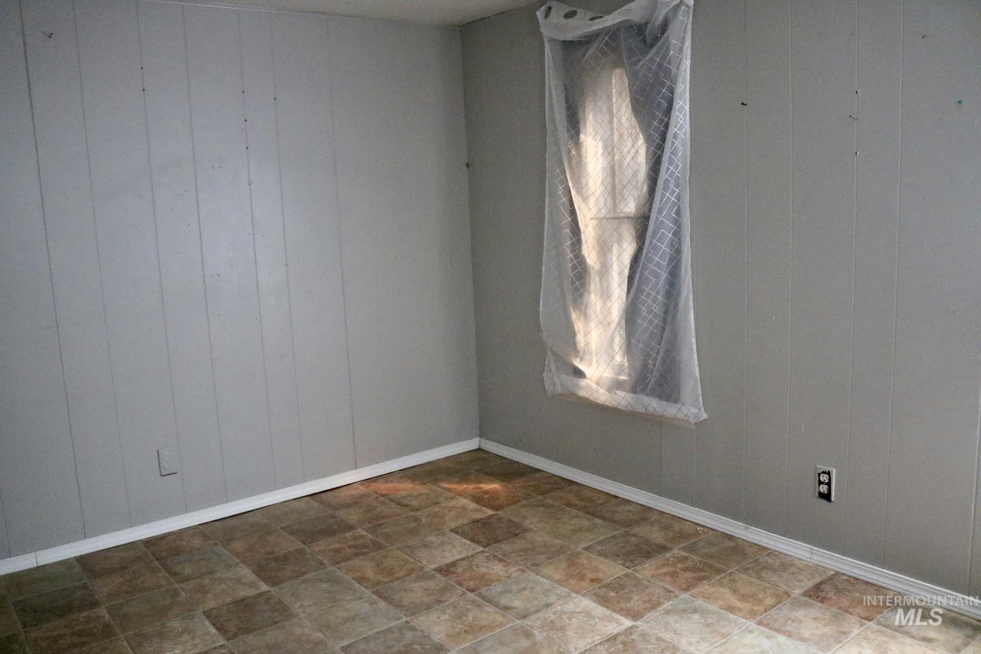 415 E 44th, Garden City, Idaho 83614, 3 Bedrooms, 1 Bathroom, Residential For Sale, Price $55,000, 98951323