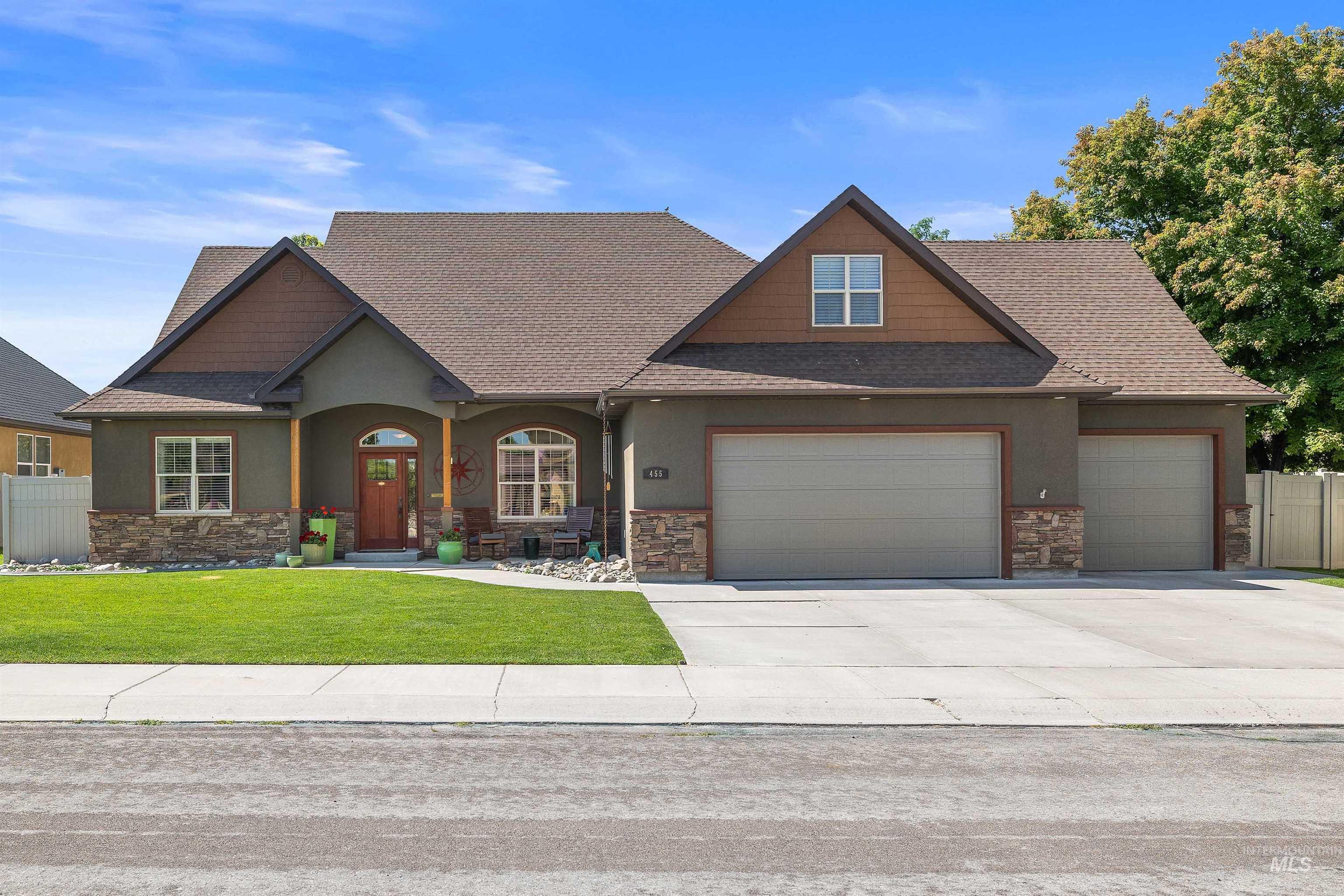455 Coiner Cir, Twin Falls, Idaho 83301-7891, 4 Bedrooms, 2.5 Bathrooms, Residential For Sale, Price $565,000, 98951325