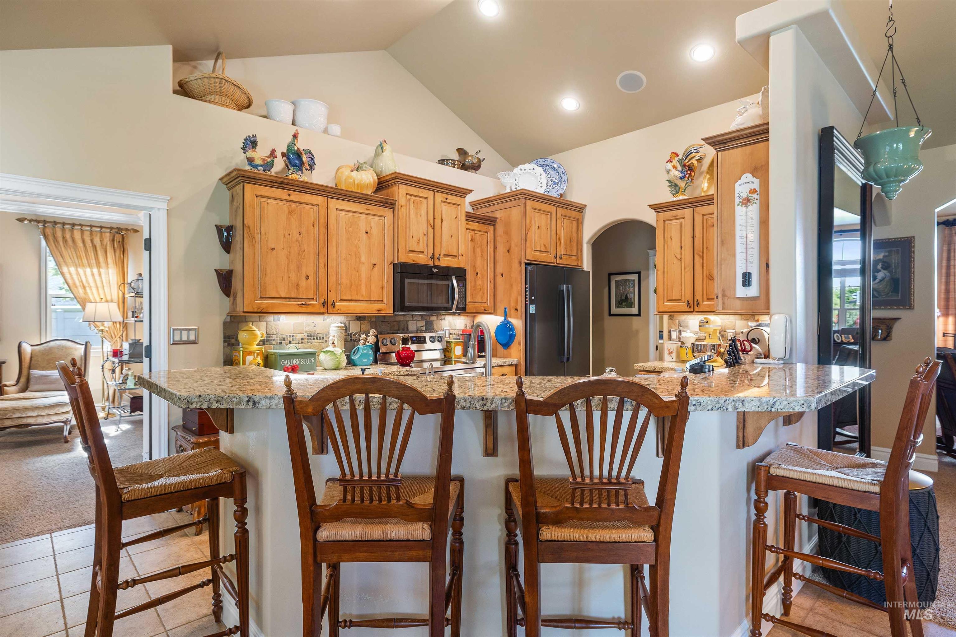 Kitchen with Breakfast Bar