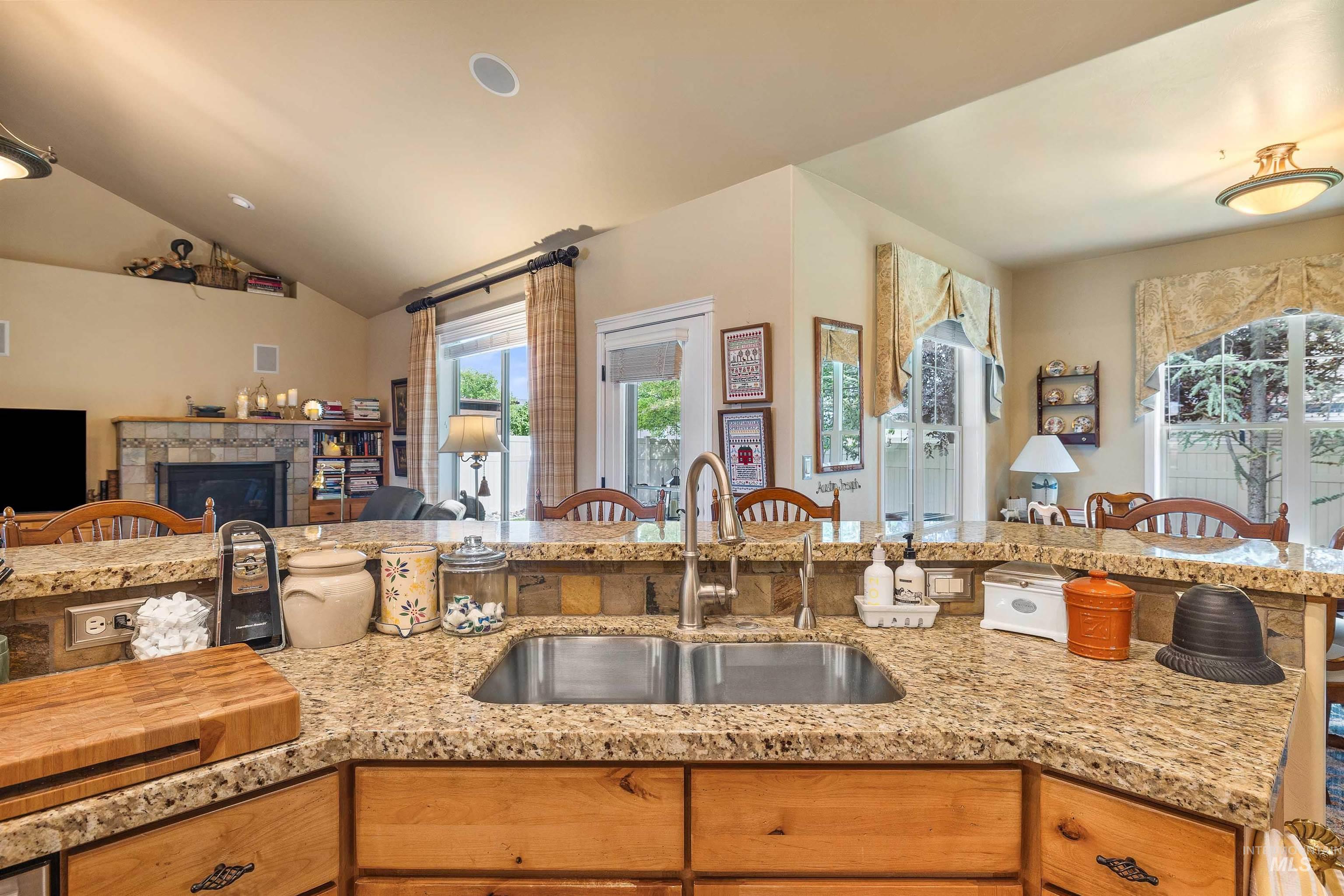 455 Coiner Cir, Twin Falls, Idaho 83301-7891, 4 Bedrooms, 2.5 Bathrooms, Residential For Sale, Price $565,000, 98951325