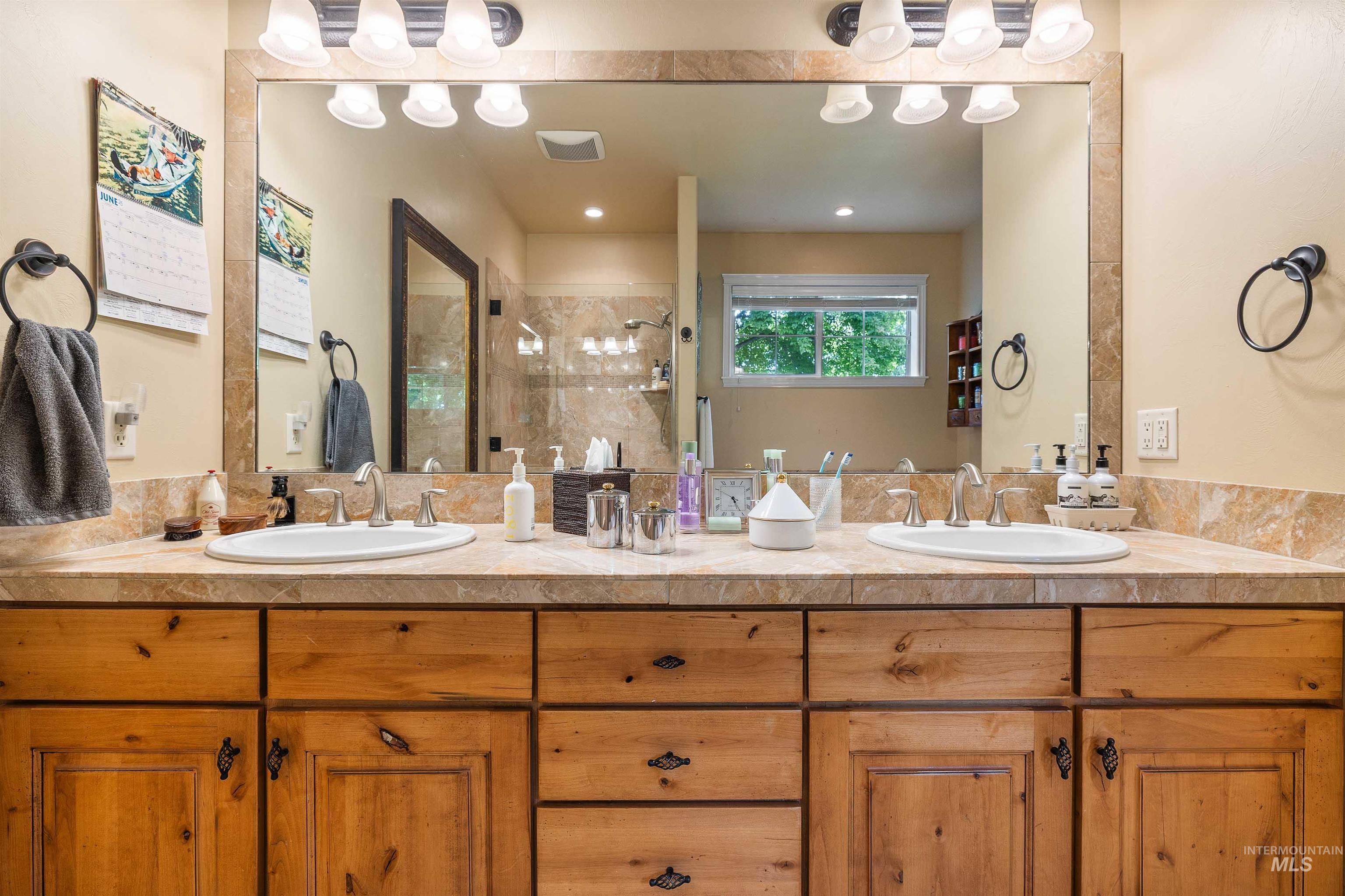 455 Coiner Cir, Twin Falls, Idaho 83301-7891, 4 Bedrooms, 2.5 Bathrooms, Residential For Sale, Price $565,000, 98951325