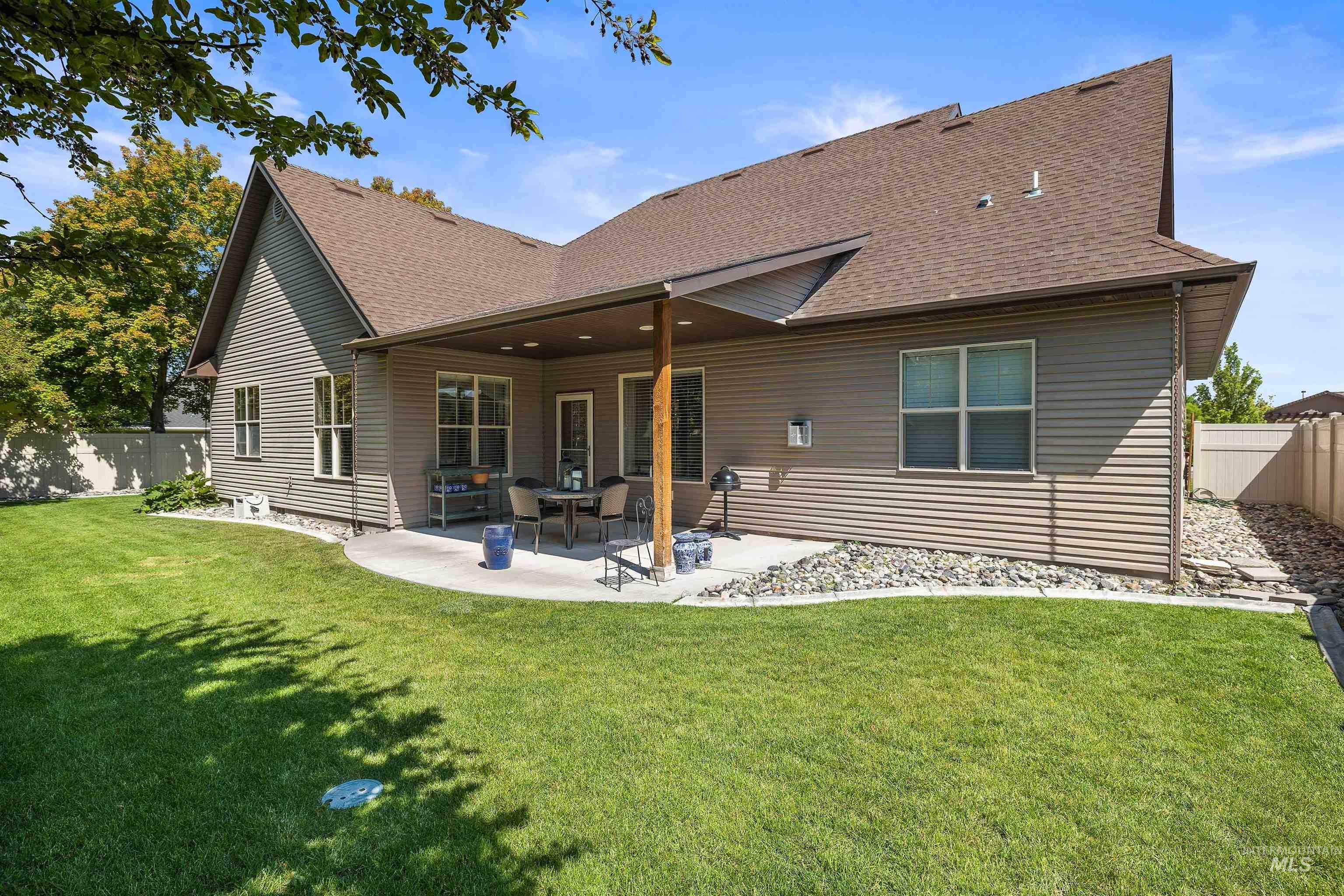 455 Coiner Cir, Twin Falls, Idaho 83301-7891, 4 Bedrooms, 2.5 Bathrooms, Residential For Sale, Price $565,000, 98951325