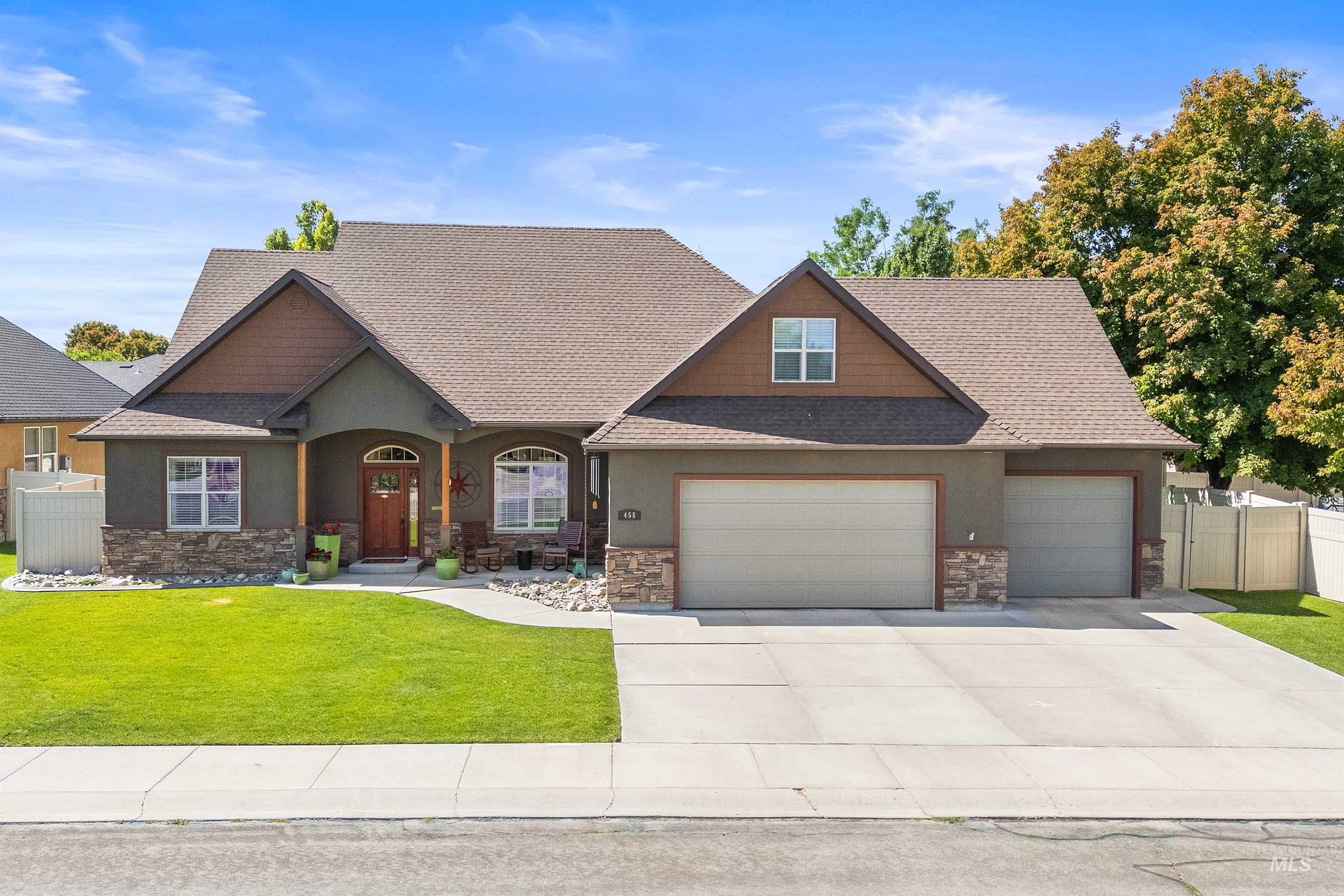 455 Coiner Cir, Twin Falls, Idaho 83301-7891, 4 Bedrooms, 2.5 Bathrooms, Residential For Sale, Price $565,000, 98951325