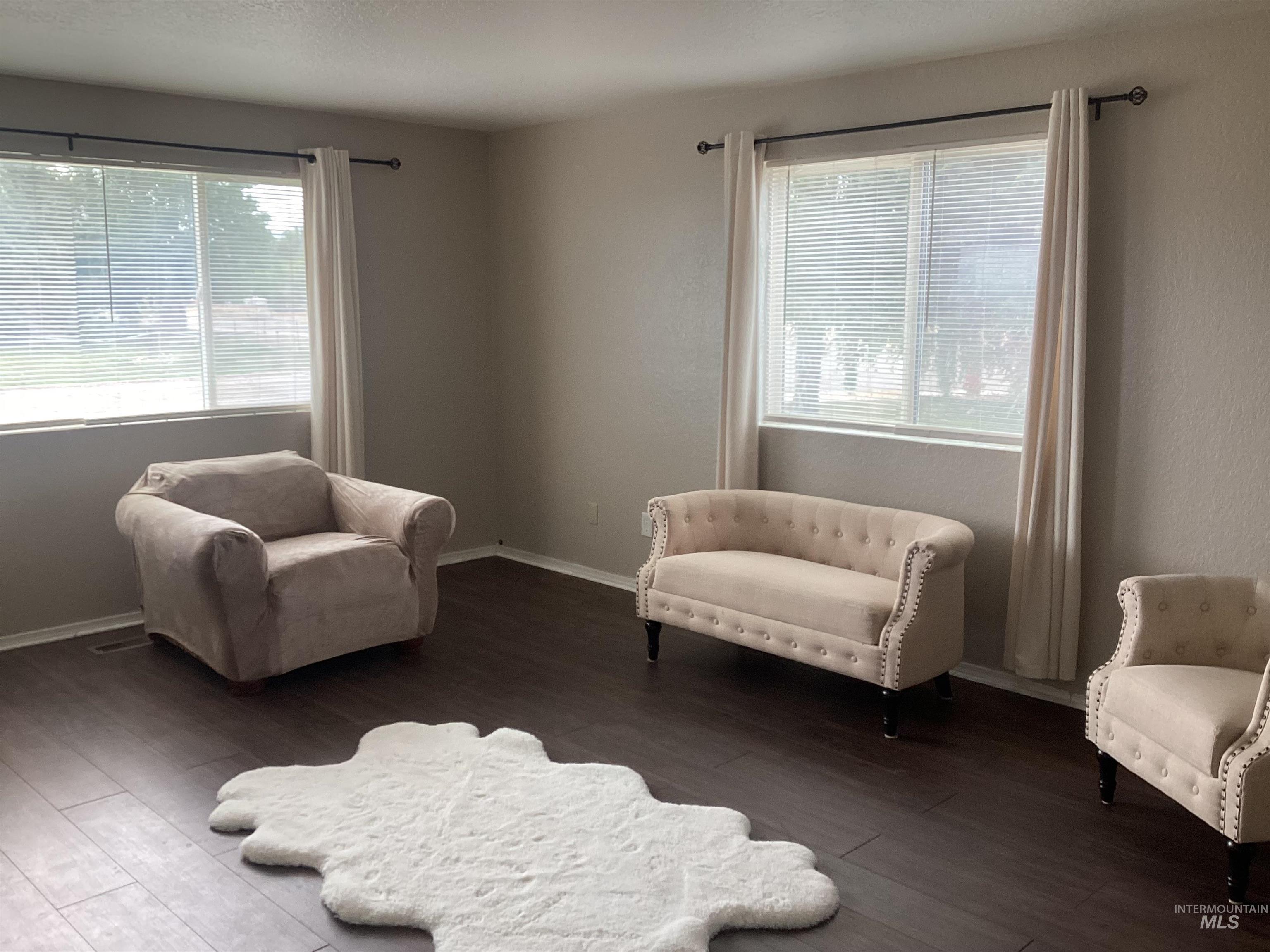 21017 Cottonwood Drive, Greenleaf, Idaho 83626, 3 Bedrooms, 1 Bathroom, Residential For Sale, Price $315,000, 98951331