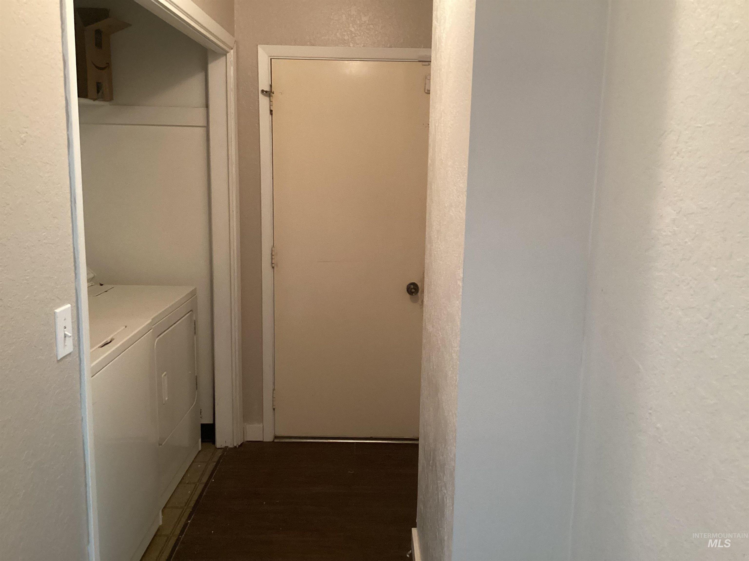 21017 Cottonwood Drive, Greenleaf, Idaho 83626, 3 Bedrooms, 1 Bathroom, Residential For Sale, Price $315,000, 98951331