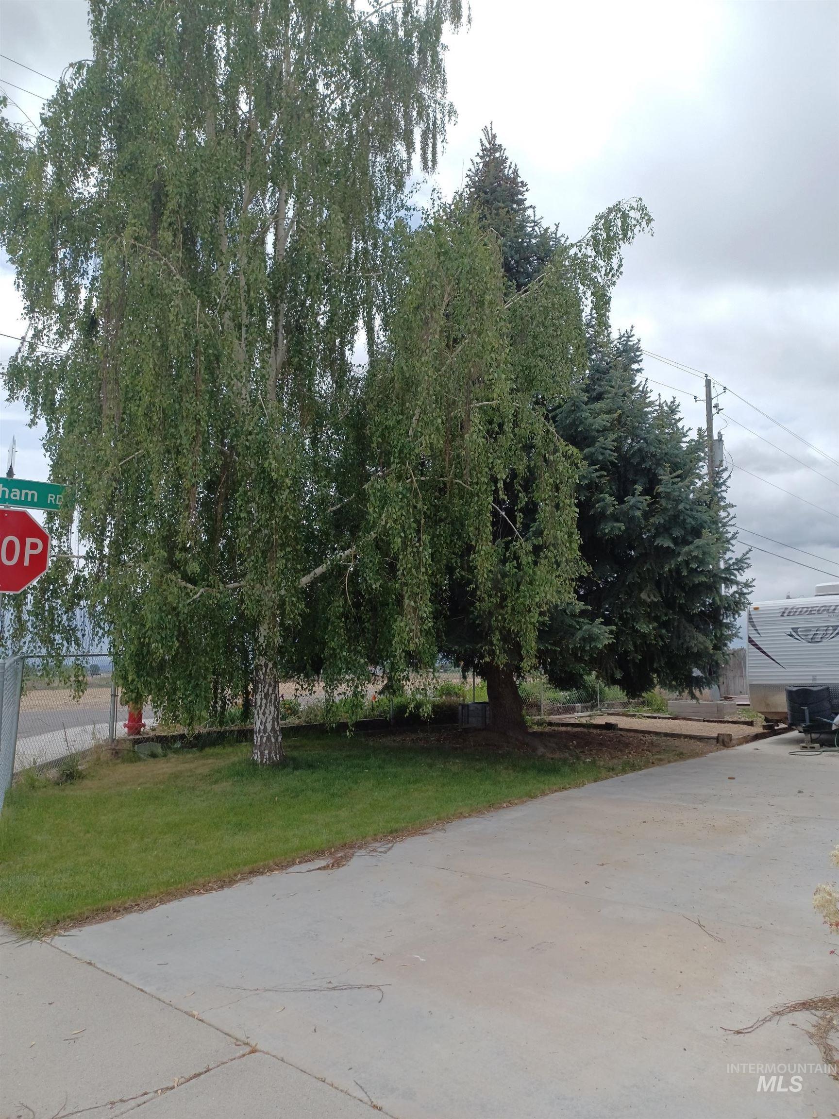 21017 Cottonwood Drive, Greenleaf, Idaho 83626, 3 Bedrooms, 1 Bathroom, Residential For Sale, Price $315,000, 98951331