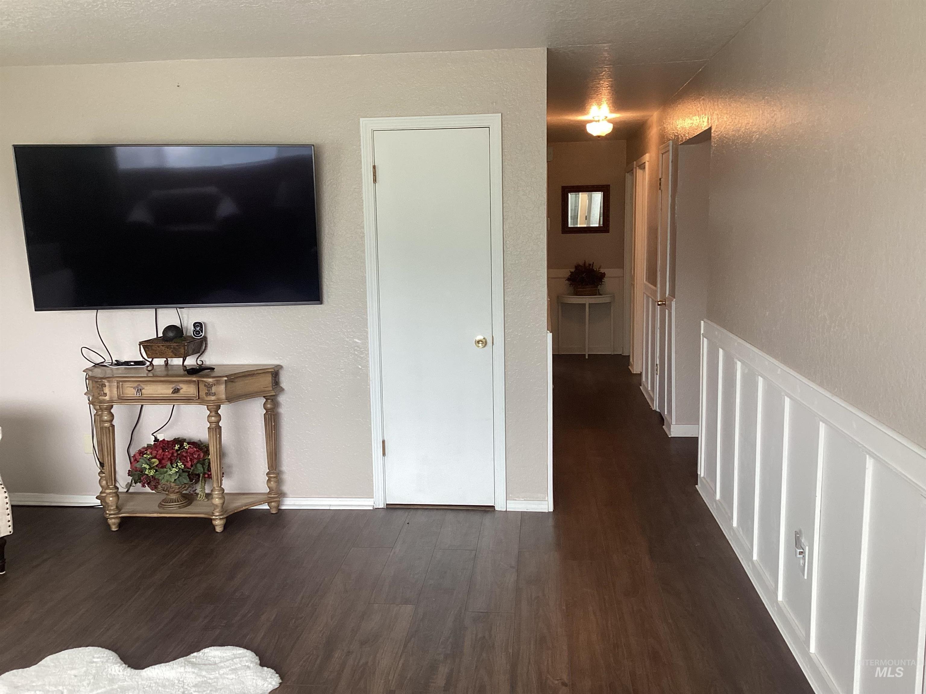 21017 Cottonwood Drive, Greenleaf, Idaho 83626, 3 Bedrooms, 1 Bathroom, Residential For Sale, Price $315,000, 98951331