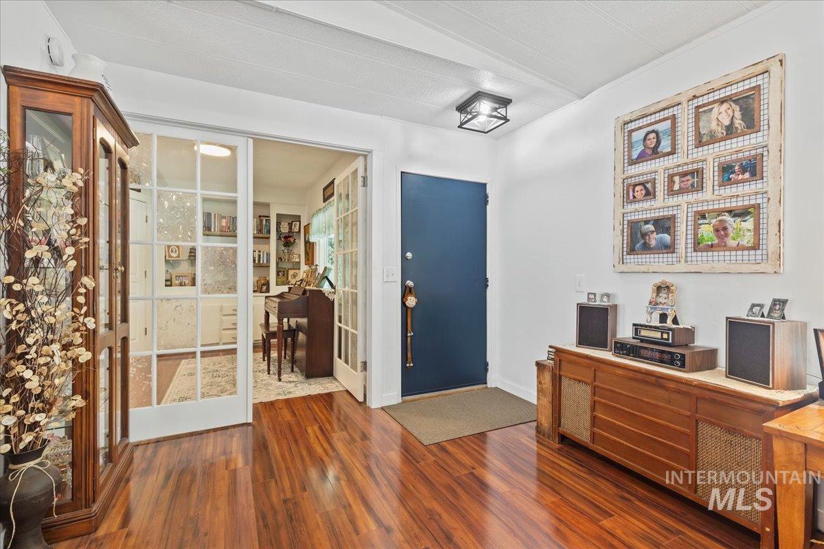 7814 W Manassas, Garden City, Idaho 83714, 3 Bedrooms, 2 Bathrooms, Residential For Sale, Price $199,900, 98951340