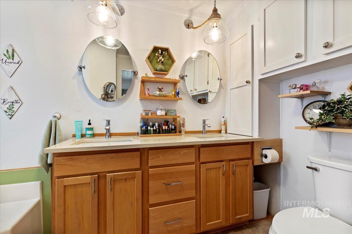 7814 W Manassas, Garden City, Idaho 83714, 3 Bedrooms, 2 Bathrooms, Residential For Sale, Price $199,900, 98951340