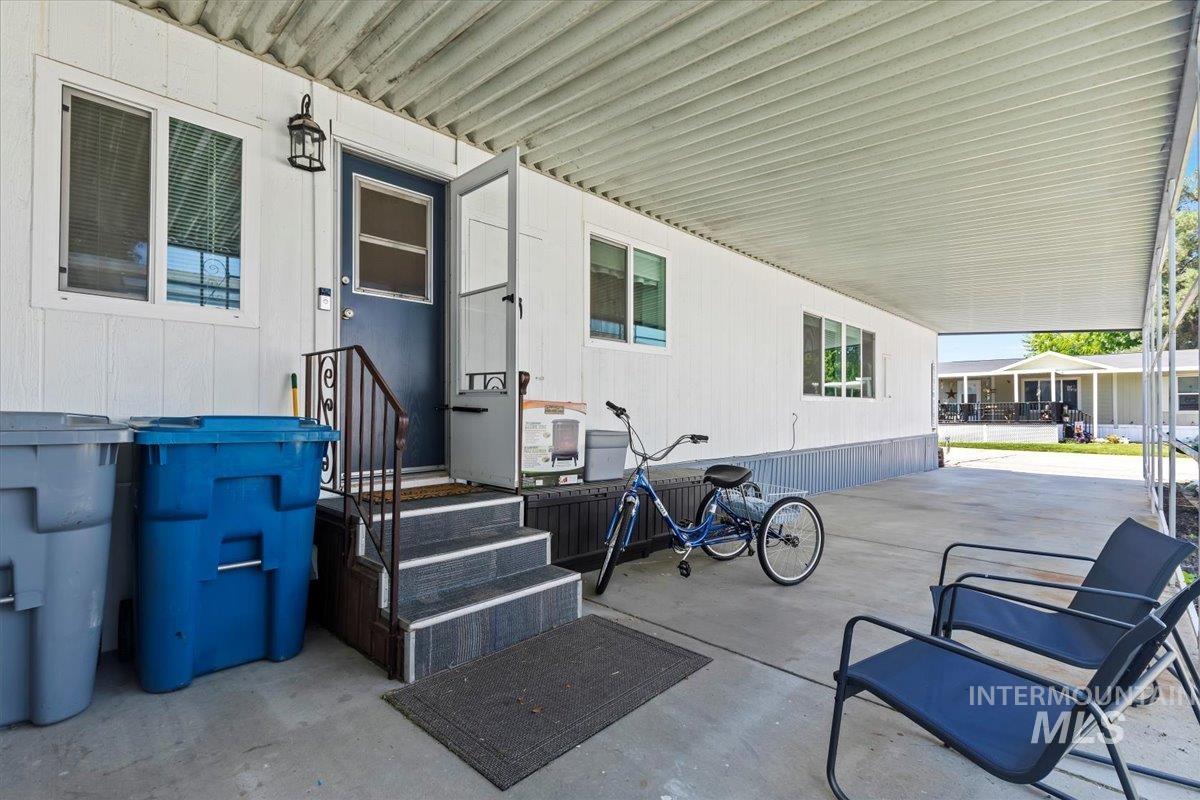 7814 W Manassas, Garden City, Idaho 83714, 3 Bedrooms, 2 Bathrooms, Residential For Sale, Price $199,900, 98951340