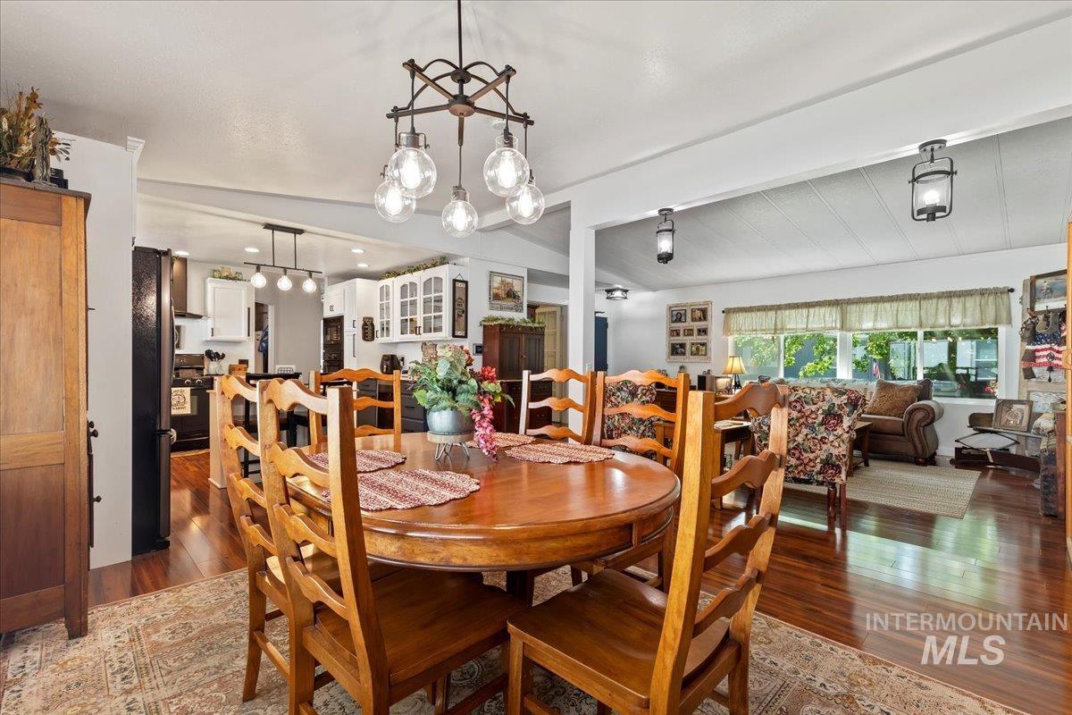 7814 W Manassas, Garden City, Idaho 83714, 3 Bedrooms, 2 Bathrooms, Residential For Sale, Price $199,900, 98951340