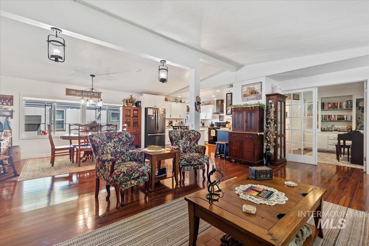 7814 W Manassas, Garden City, Idaho 83714, 3 Bedrooms, 2 Bathrooms, Residential For Sale, Price $199,900, 98951340