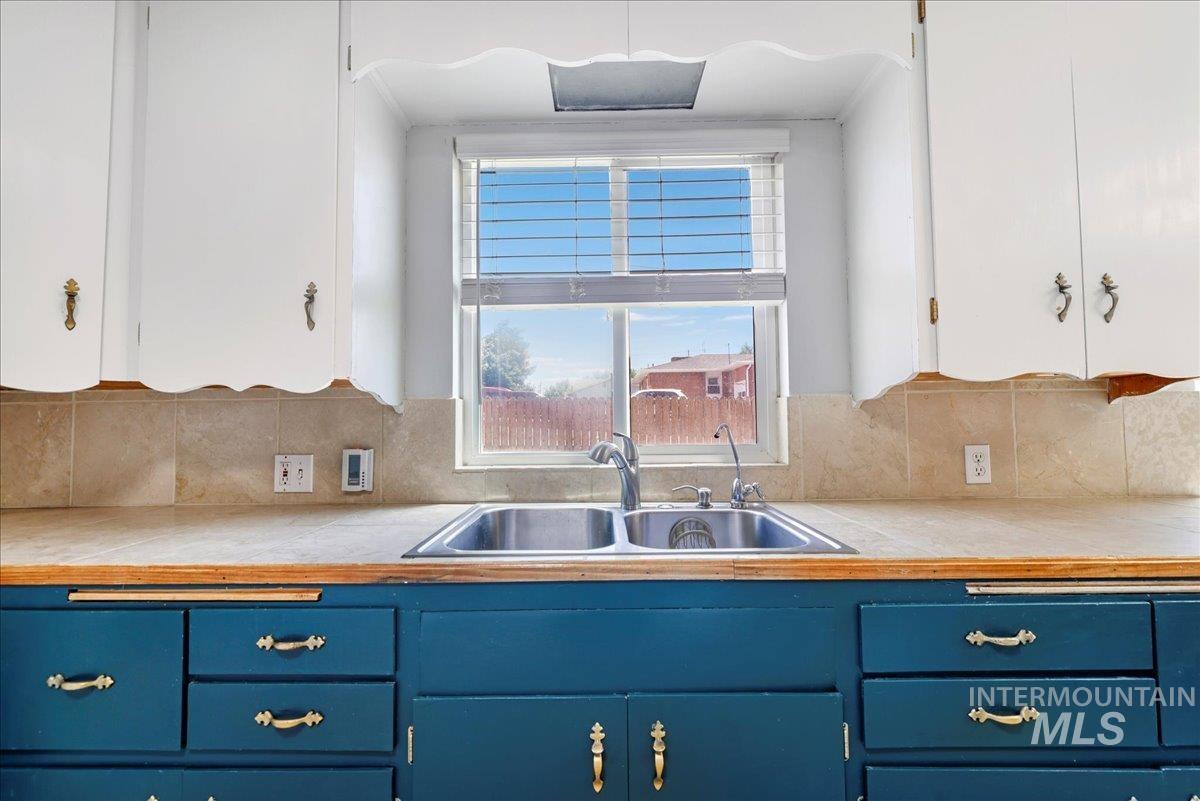 1922 Shoup Ave E, Twin Falls, Idaho 83301, 4 Bedrooms, 2 Bathrooms, Residential Income For Sale, Price $439,000, 98951348