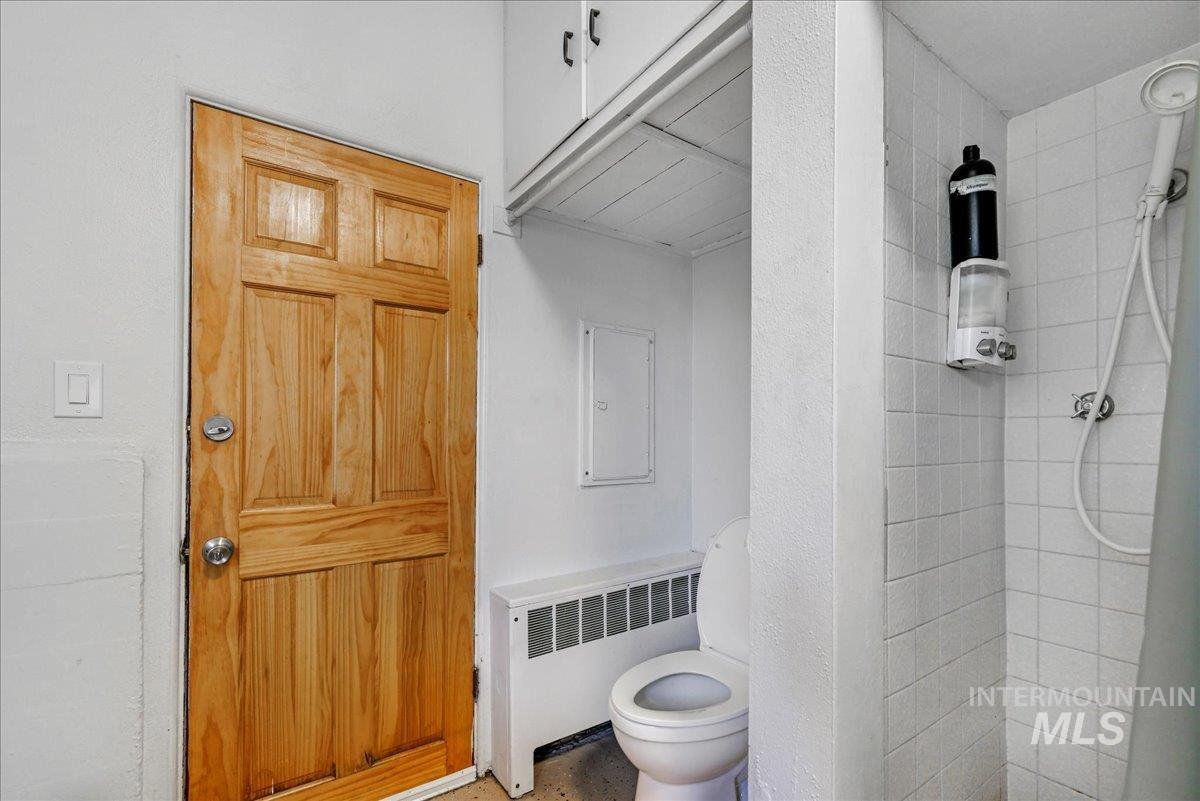 1922 Shoup Ave E, Twin Falls, Idaho 83301, 4 Bedrooms, 2 Bathrooms, Residential Income For Sale, Price $439,000, 98951348