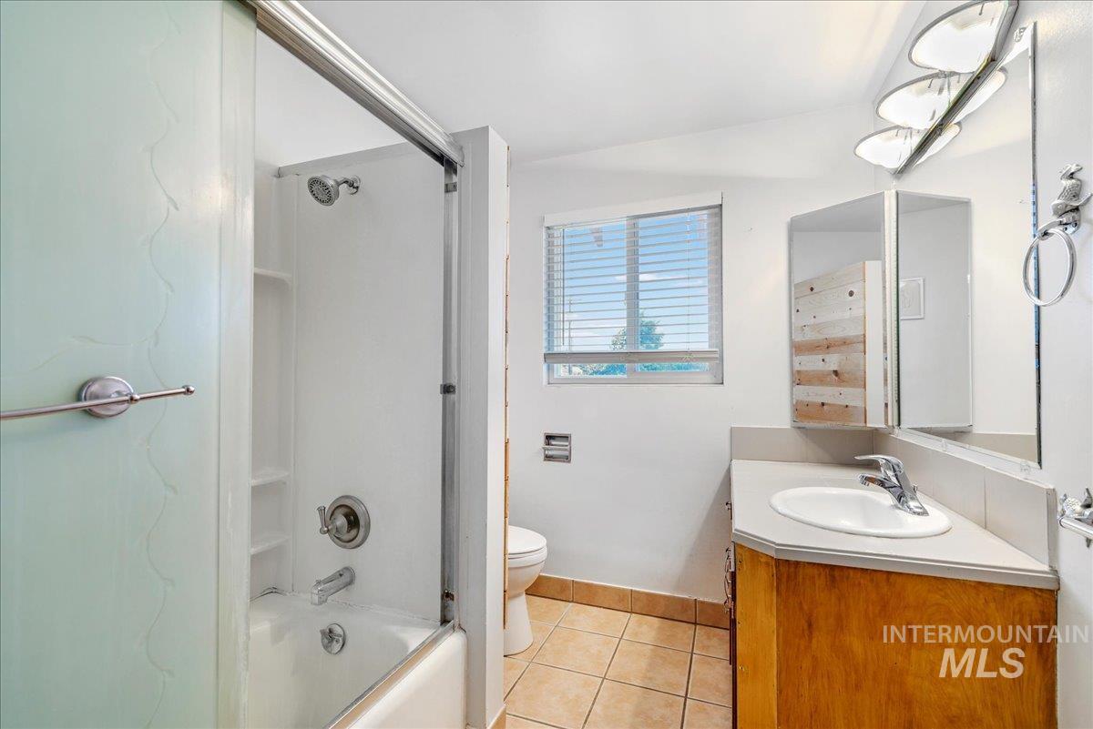 1922 Shoup Ave E, Twin Falls, Idaho 83301, 4 Bedrooms, 2 Bathrooms, Residential Income For Sale, Price $439,000, 98951348