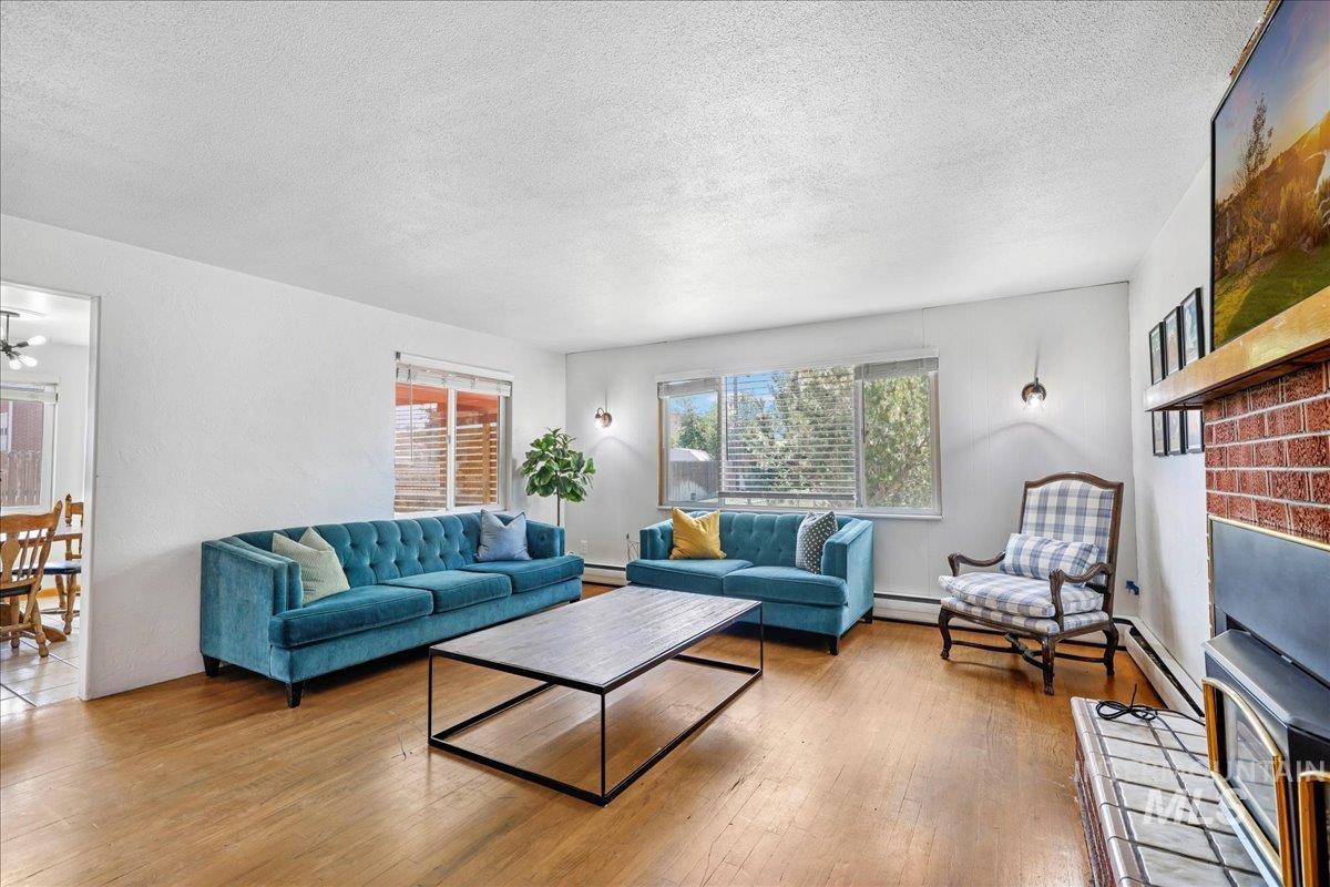 1922 Shoup Ave E, Twin Falls, Idaho 83301, 4 Bedrooms, 2 Bathrooms, Residential Income For Sale, Price $439,000, 98951348