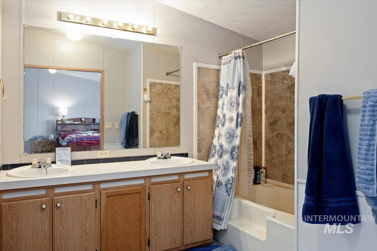 798 W 100 S, Paul, Idaho 83347, 3 Bedrooms, 2 Bathrooms, Residential For Sale, Price $300,000, 98951358