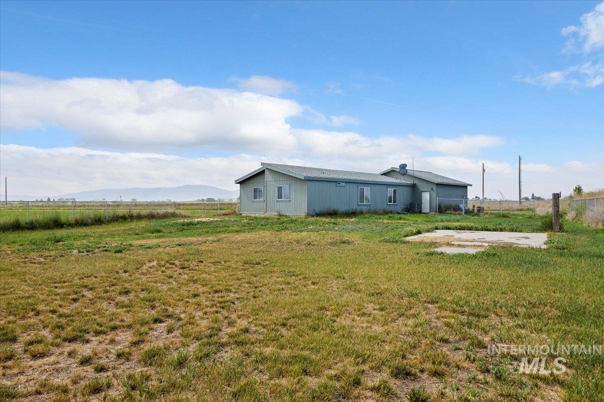 798 W 100 S, Paul, Idaho 83347, 3 Bedrooms, 2 Bathrooms, Residential For Sale, Price $300,000, 98951358