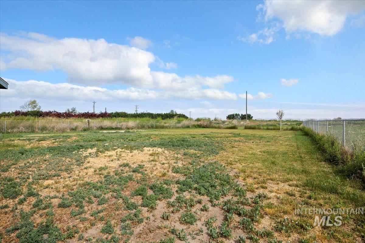 798 W 100 S, Paul, Idaho 83347, 3 Bedrooms, 2 Bathrooms, Residential For Sale, Price $300,000, 98951358