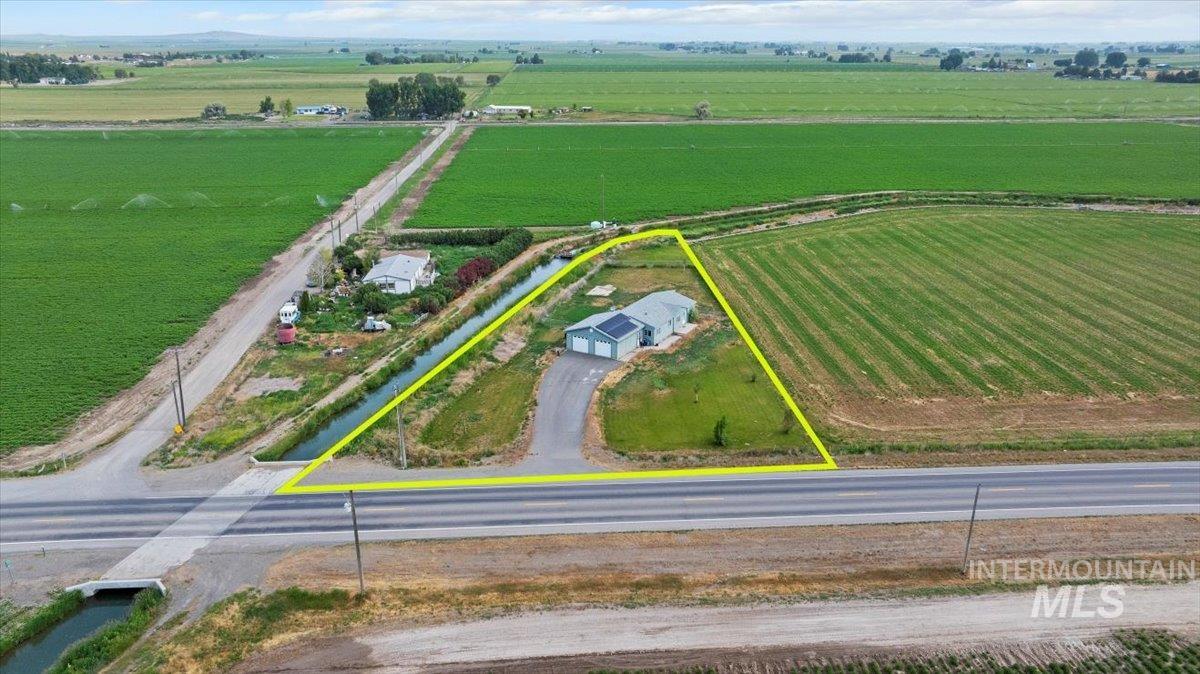 798 W 100 S, Paul, Idaho 83347, 3 Bedrooms, 2 Bathrooms, Residential For Sale, Price $300,000, 98951358