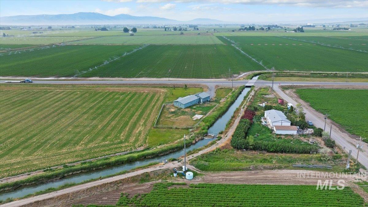 798 W 100 S, Paul, Idaho 83347, 3 Bedrooms, 2 Bathrooms, Residential For Sale, Price $300,000, 98951358