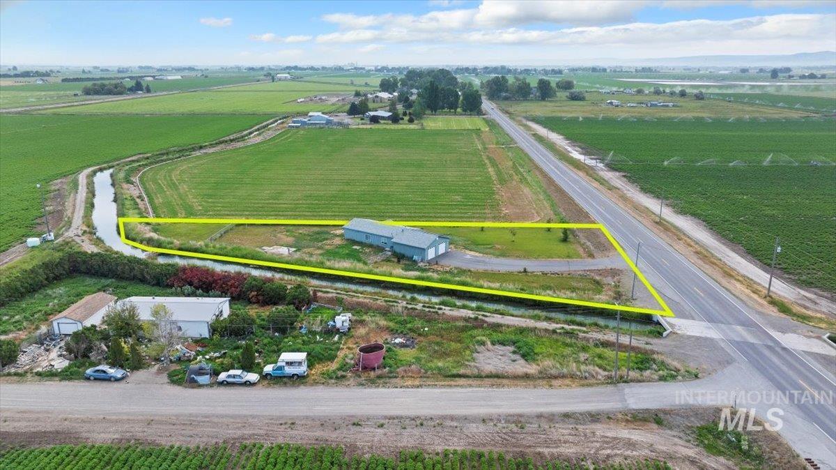 798 W 100 S, Paul, Idaho 83347, 3 Bedrooms, 2 Bathrooms, Residential For Sale, Price $300,000, 98951358