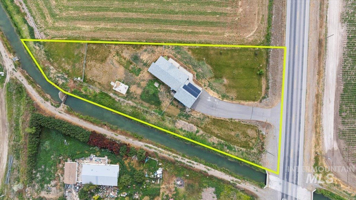 798 W 100 S, Paul, Idaho 83347, 3 Bedrooms, 2 Bathrooms, Residential For Sale, Price $300,000, 98951358