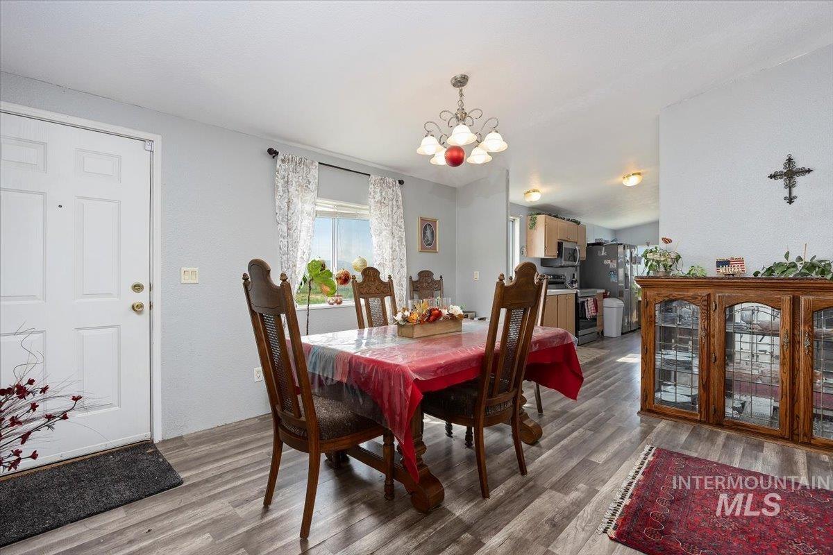 798 W 100 S, Paul, Idaho 83347, 3 Bedrooms, 2 Bathrooms, Residential For Sale, Price $300,000, 98951358